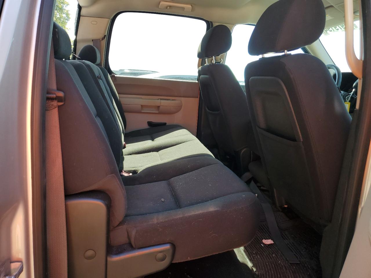 2012 Chevrolet Silverado - Image 10