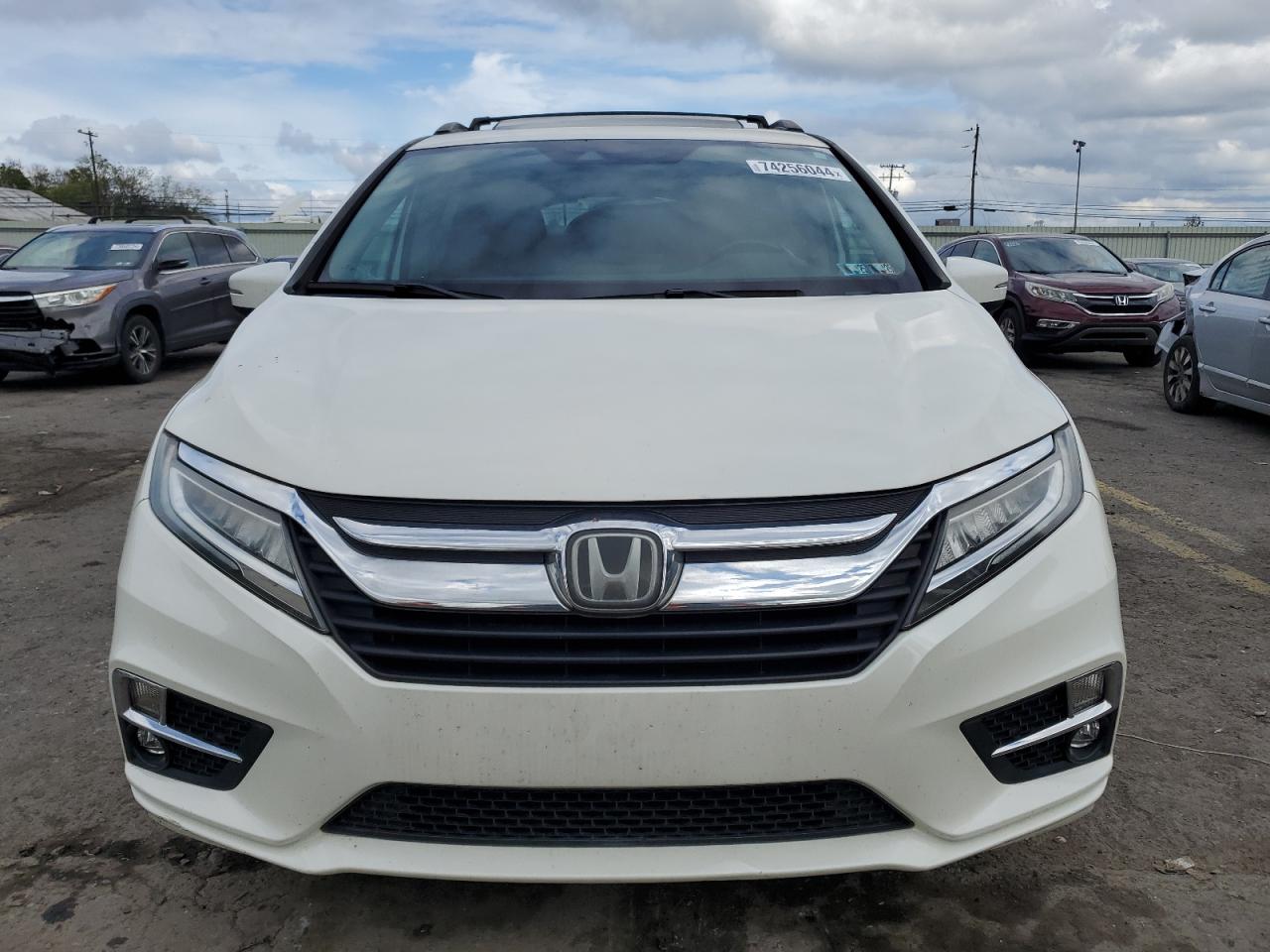 5FNRL6H87JB057536 2018 Honda Odyssey Touring