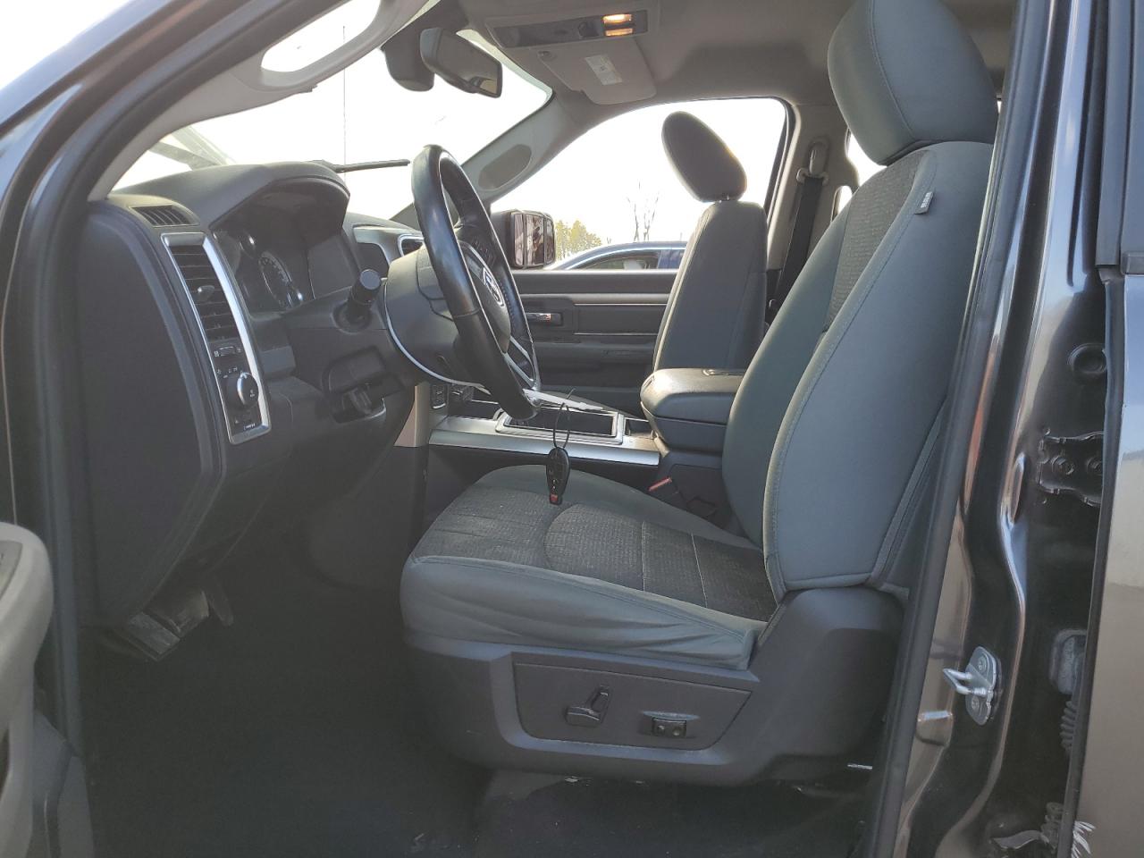 2014 RAM 1500 - Image 7
