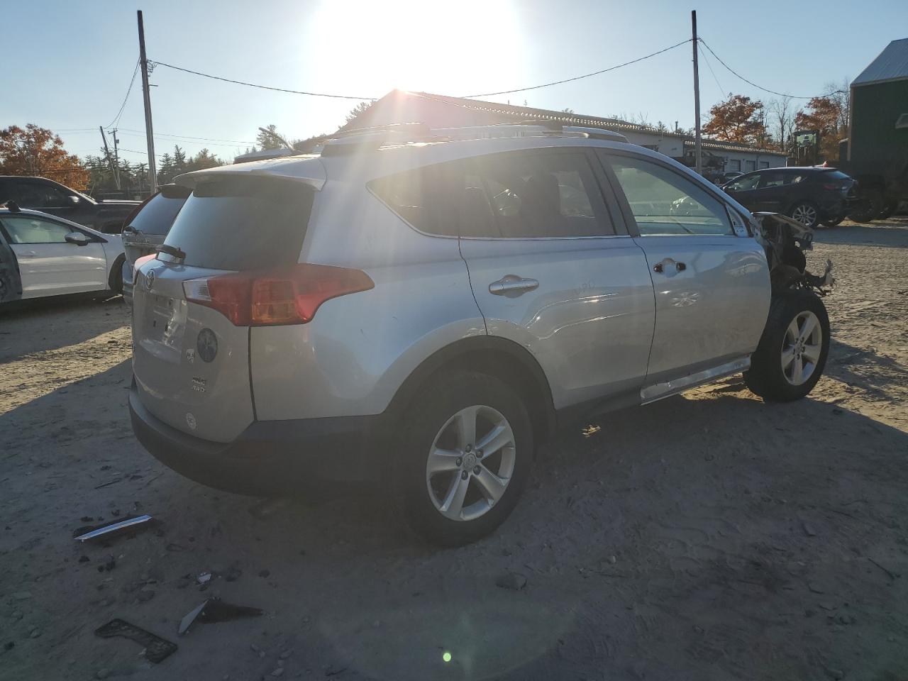 VIN JTMRFREV0DD021637 2013 TOYOTA RAV4 no.3