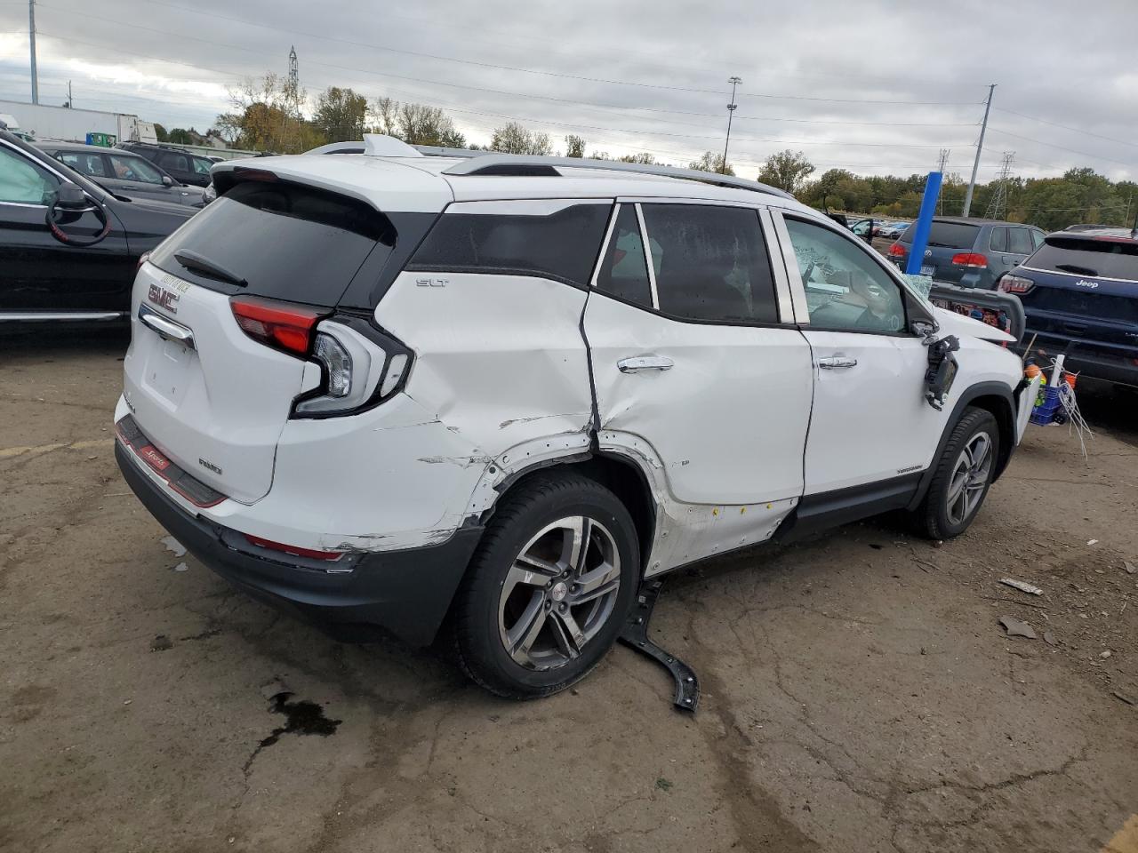 2020 GMC Terrain - Image 3