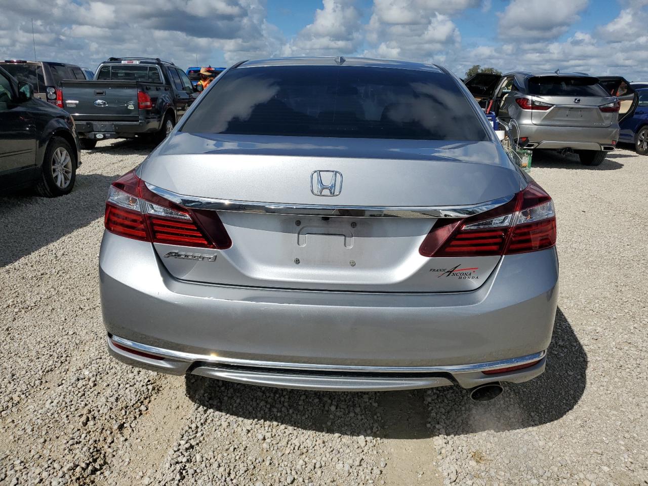 1HGCR2F82GA133926 2016 Honda Accord Exl