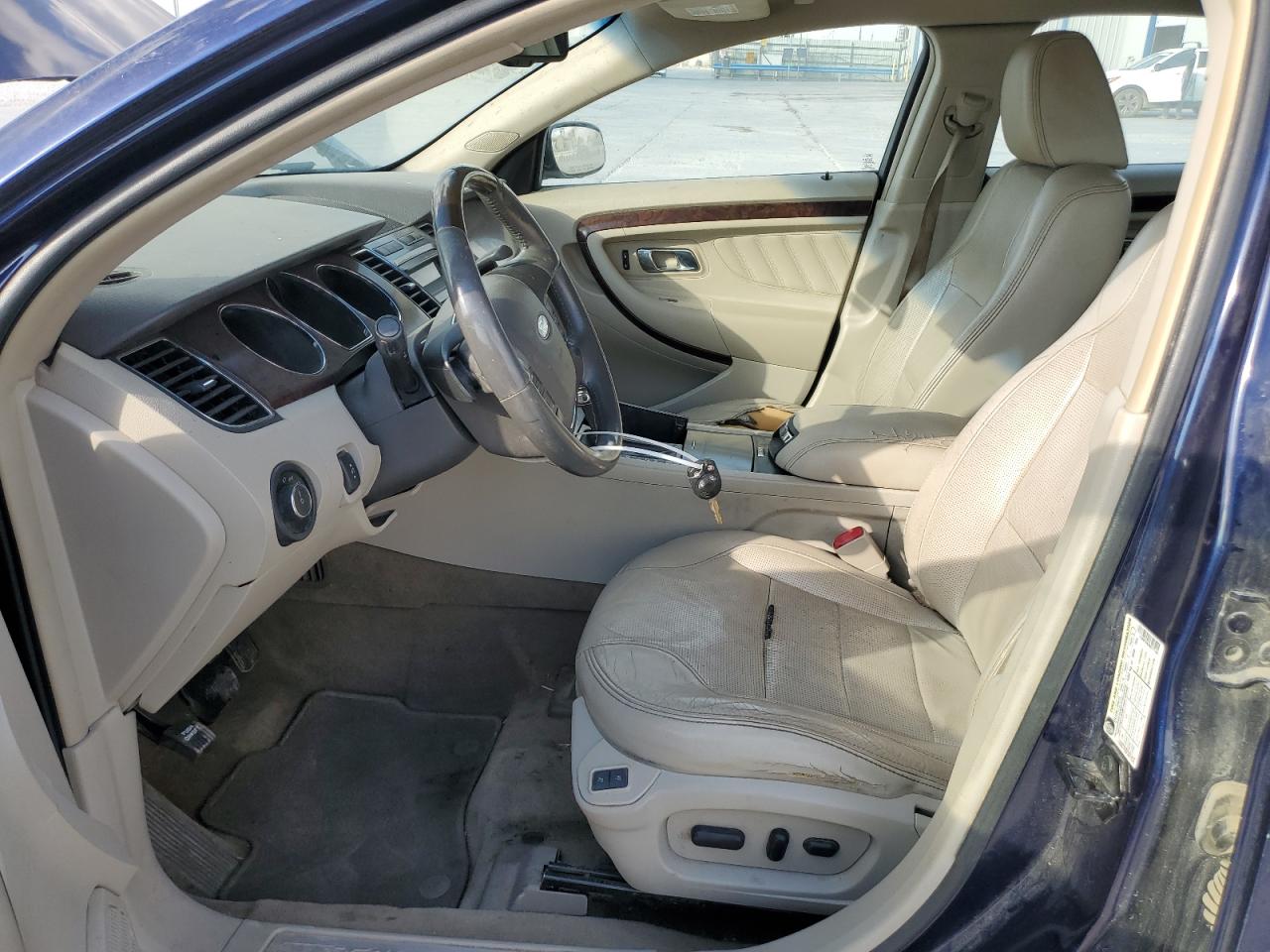 2011 Ford Taurus - Image 7
