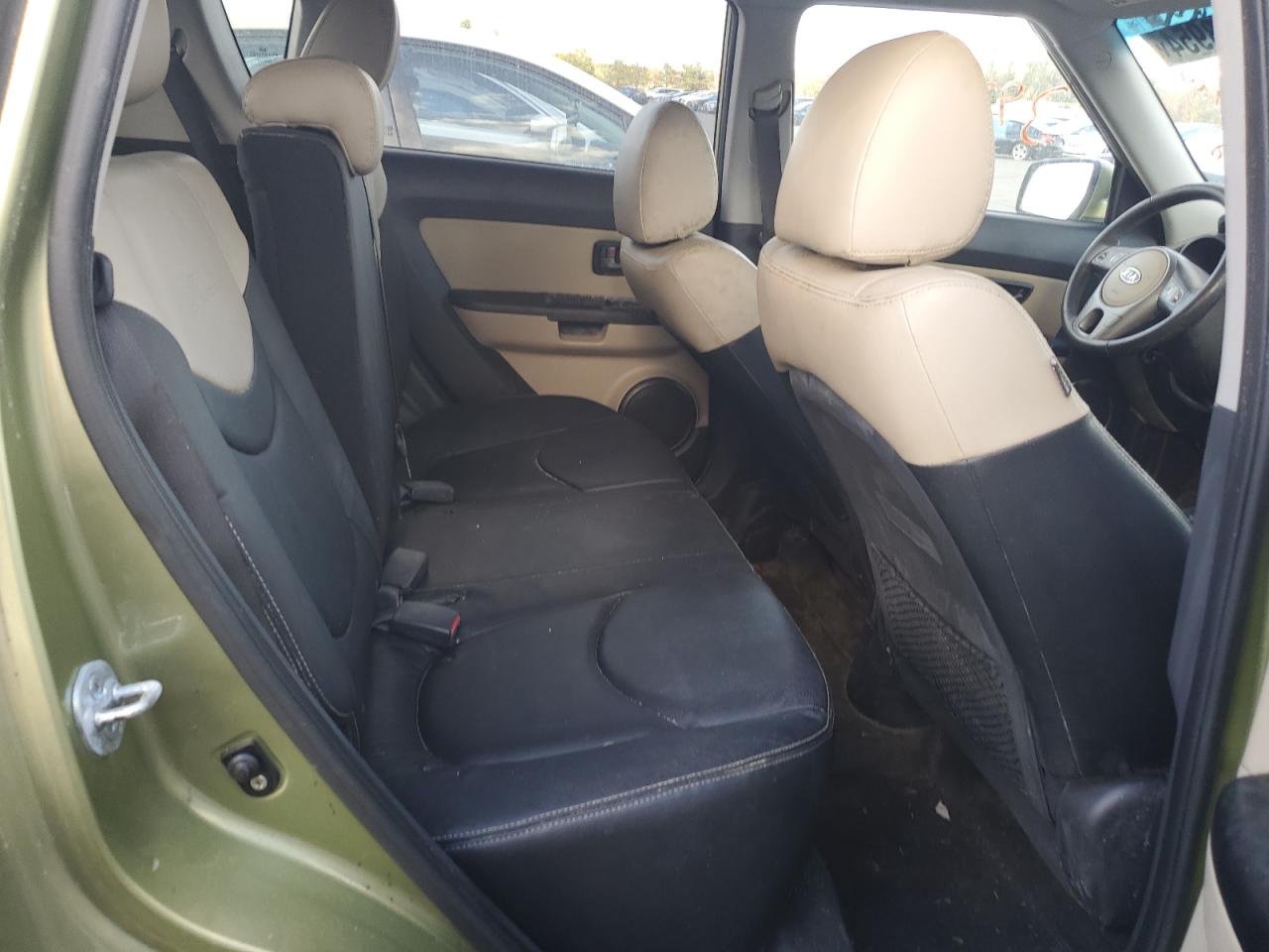 2011 Kia Soul + VIN: KNDJT2A26B7255110 Lot: 76158954