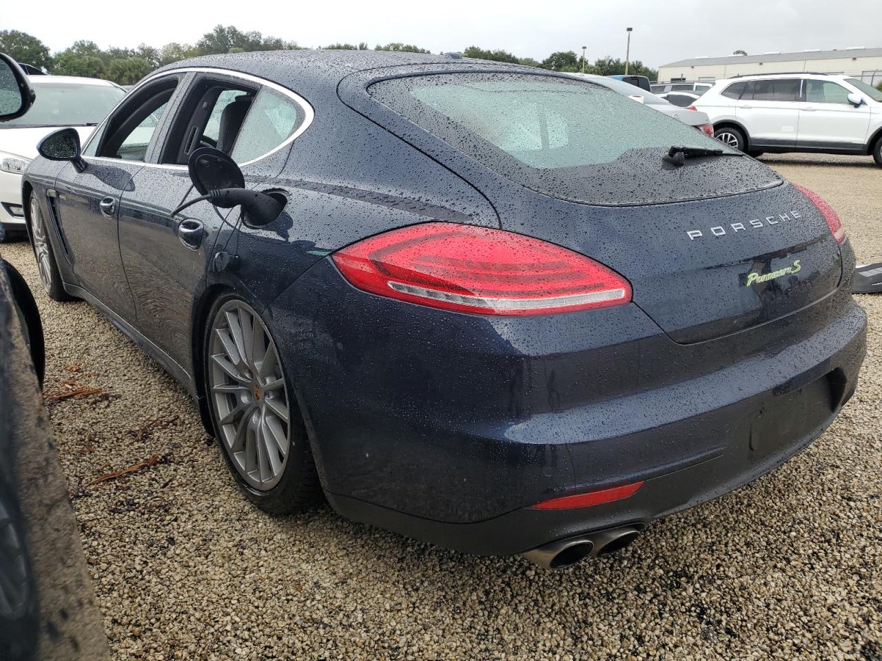 2016 Porsche Panamera - Image 2
