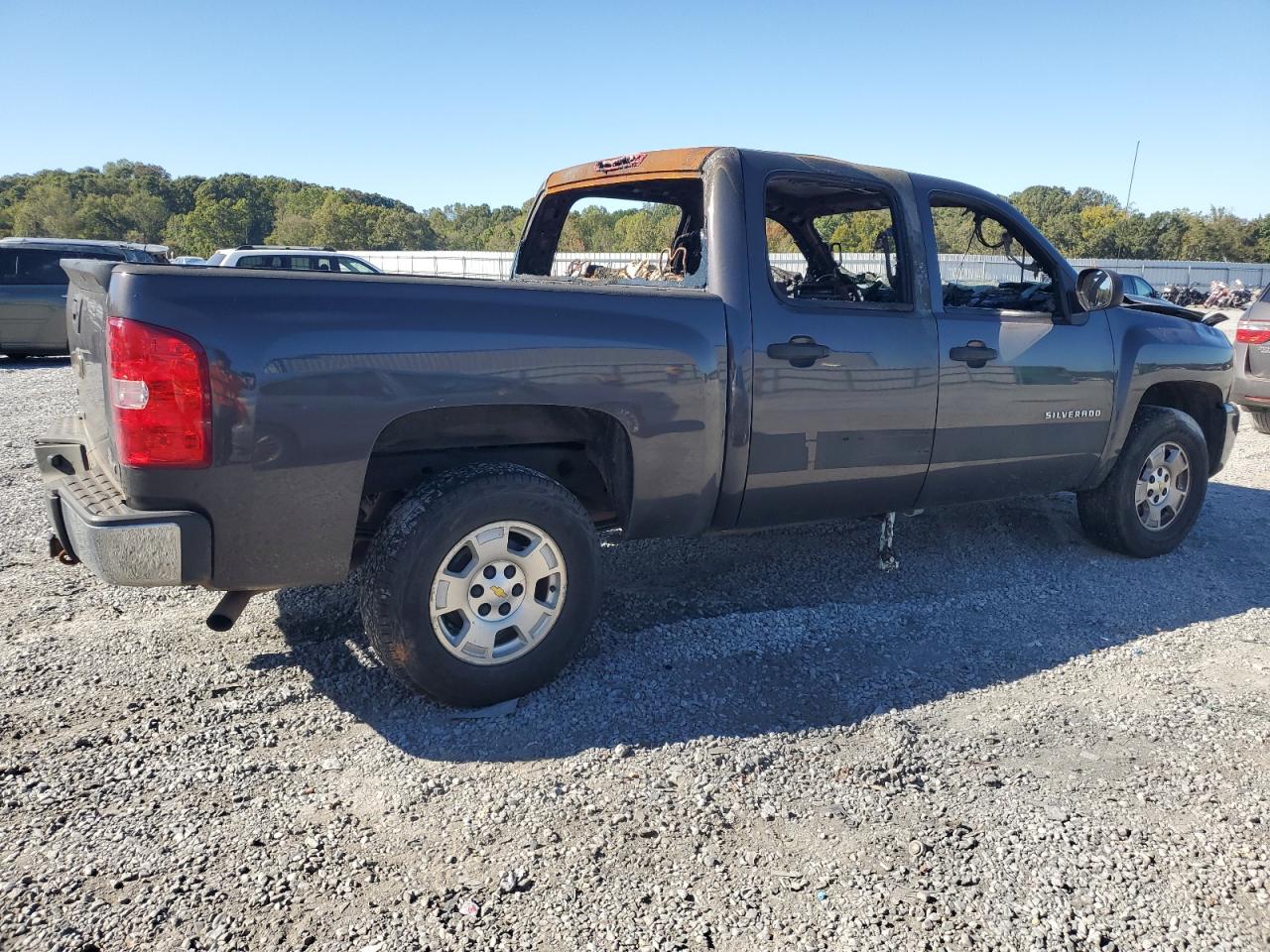 2011 Chevrolet Silverado - Image 3
