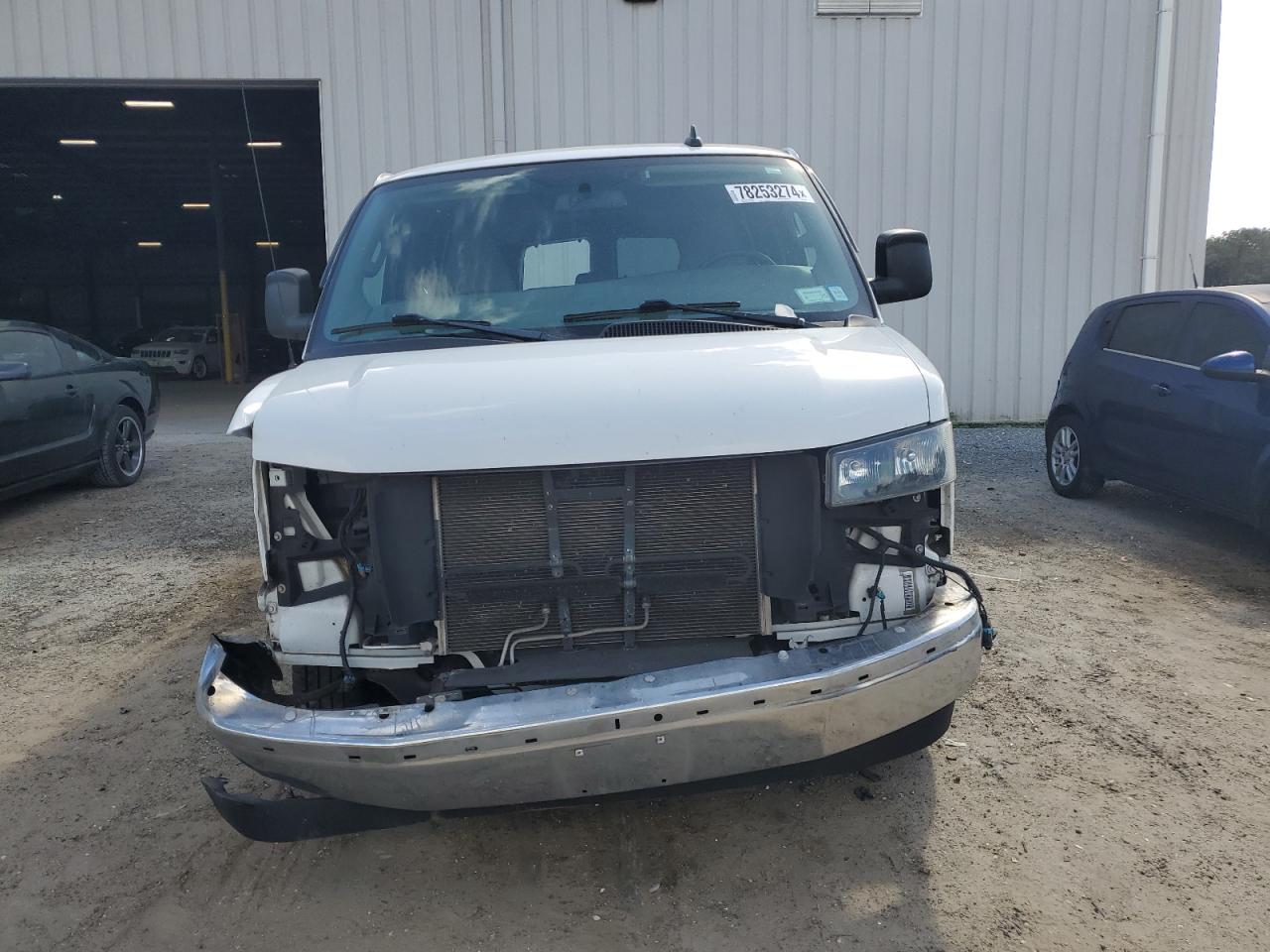 2018 Chevrolet Express - Image 5