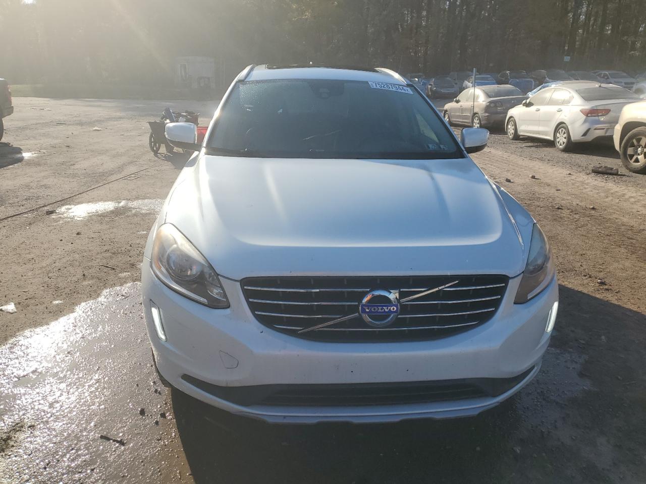 2016 Volvo XC60 - Image 5