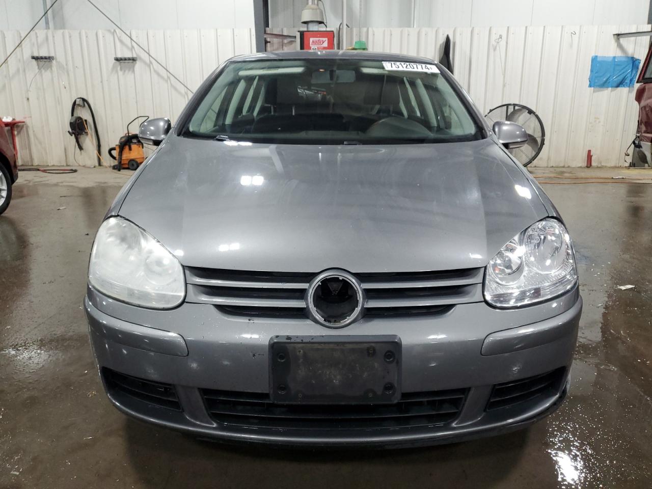2009 Volkswagen Golf - Image 5