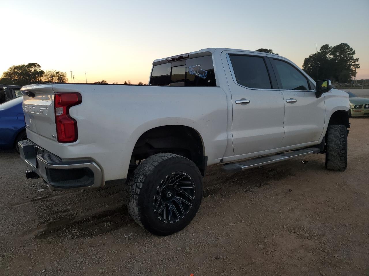 2022 Chevrolet Silverado - Image 3