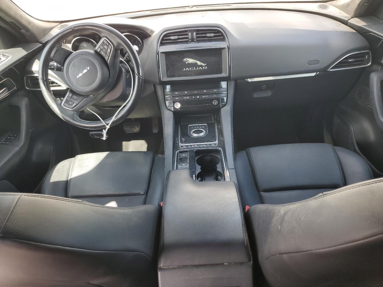2020 Jaguar F-Pace - Image 8