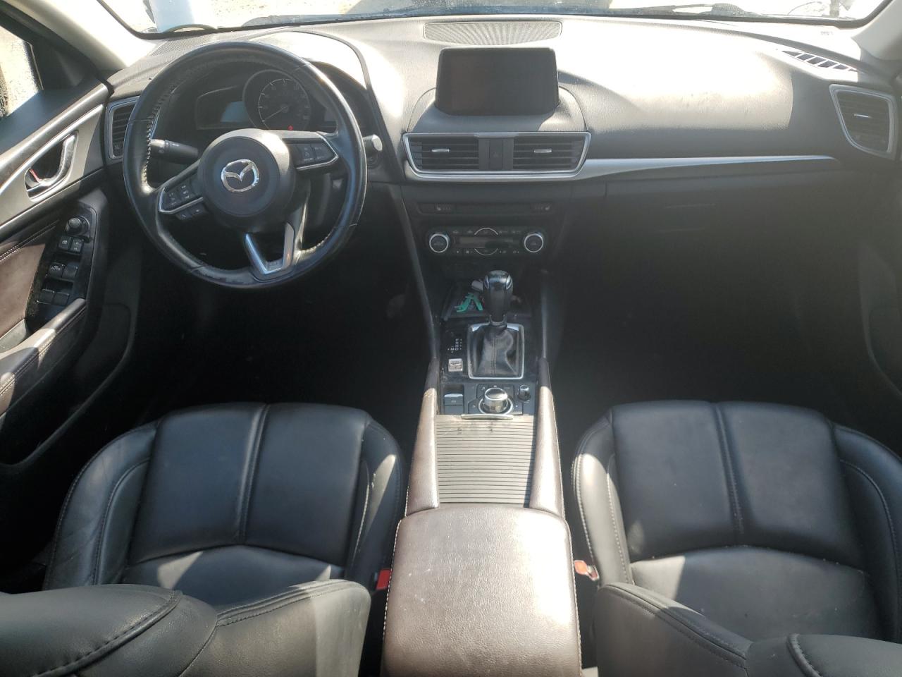 3MZBN1L33JM252424 2018 Mazda 3 Touring