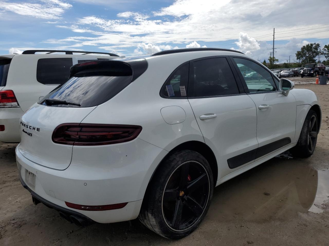 2017 Porsche Macan Gts VIN: WP1AG2A54HLB51177 Lot: 73782174