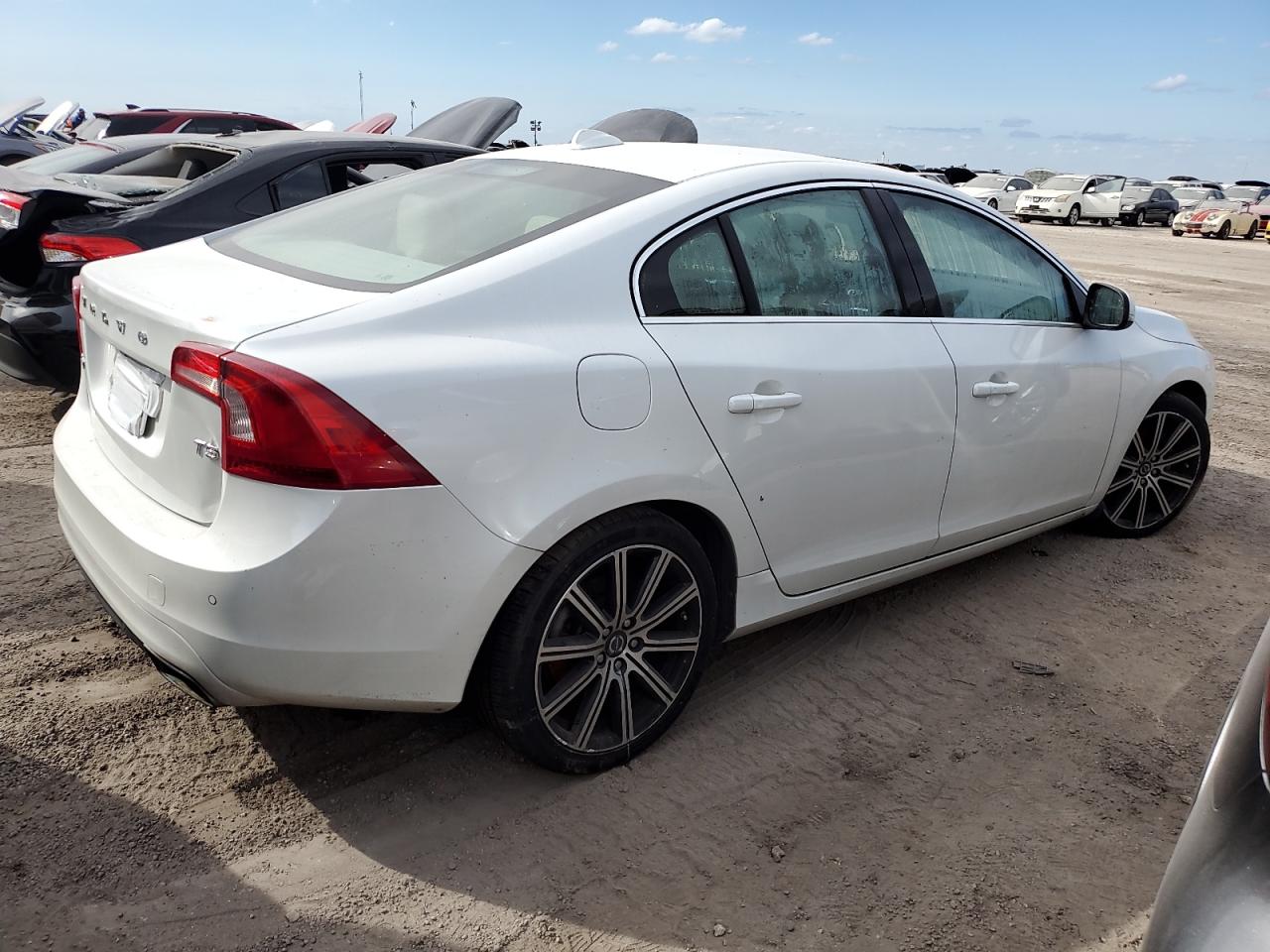 2015 Volvo S60 Premier VIN: YV140MFK4F1343179 Lot: 75131784