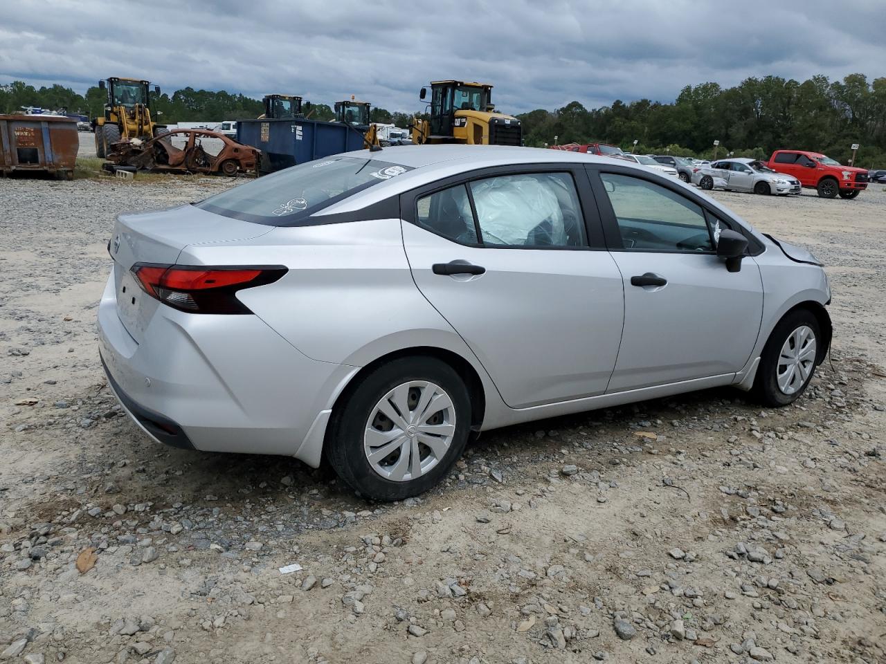 2020 Nissan Versa - Image 3