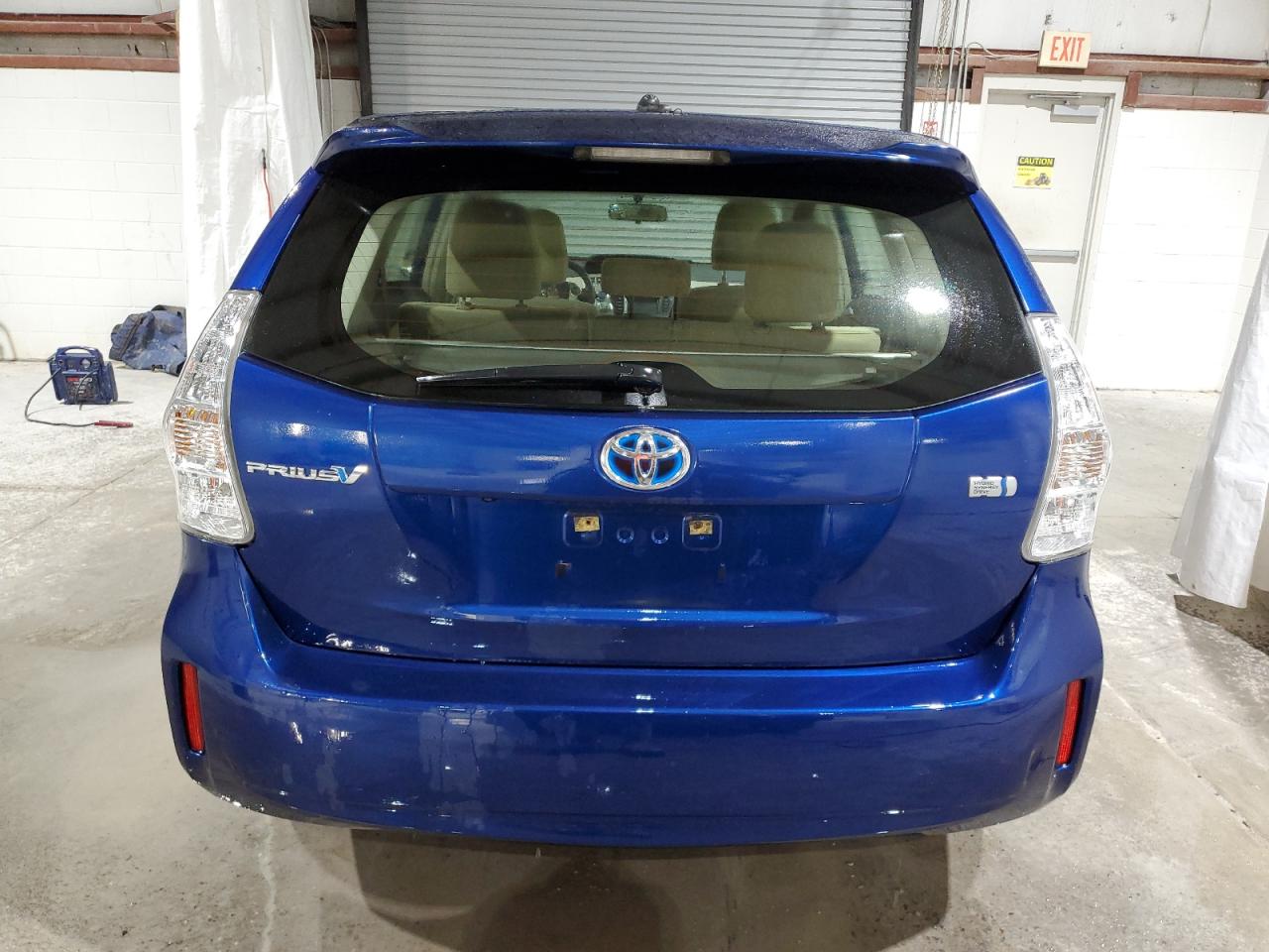 JTDZN3EU7EJ001962 2014 Toyota Prius V