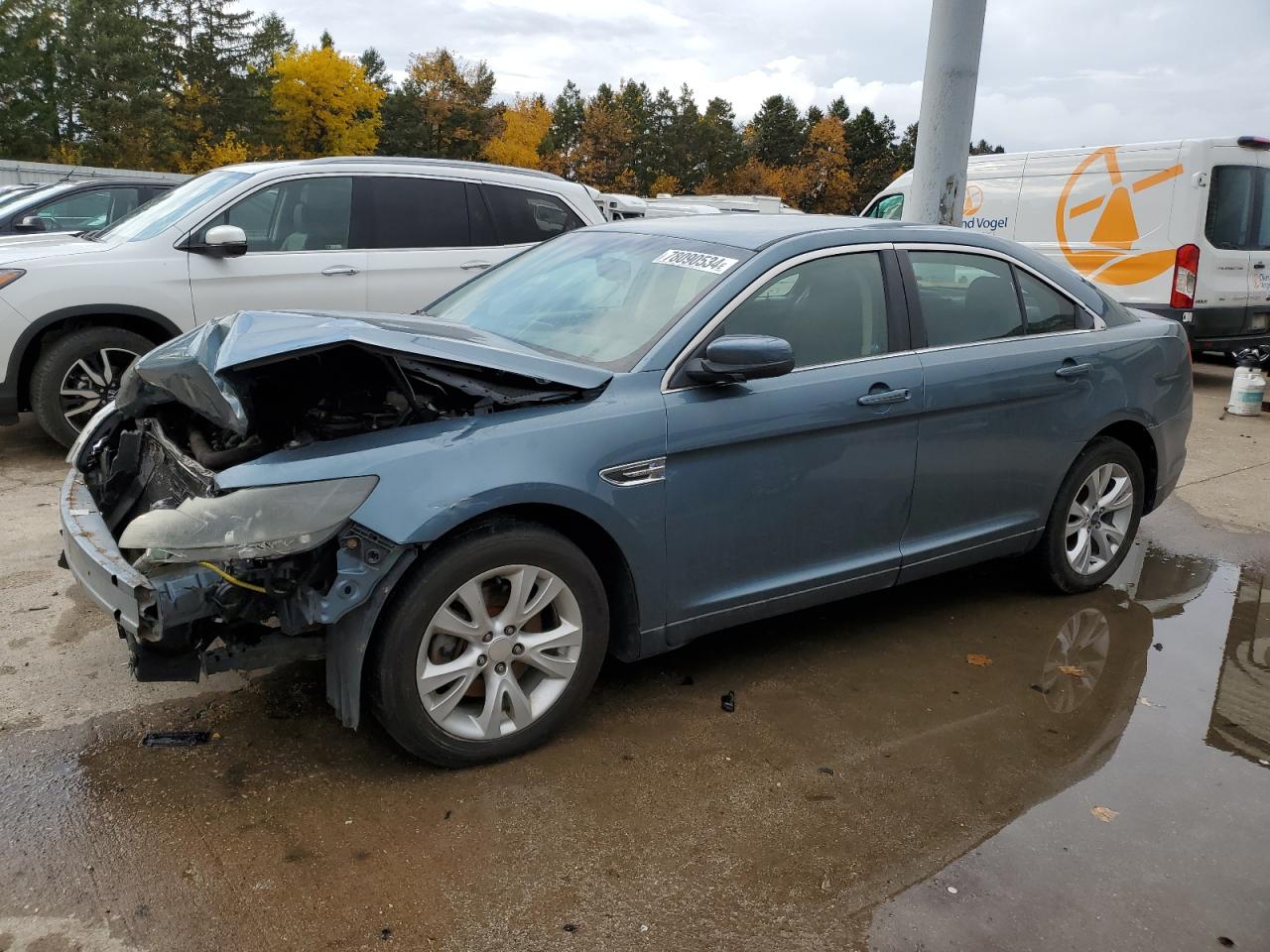 2010 Ford Taurus - Image 1