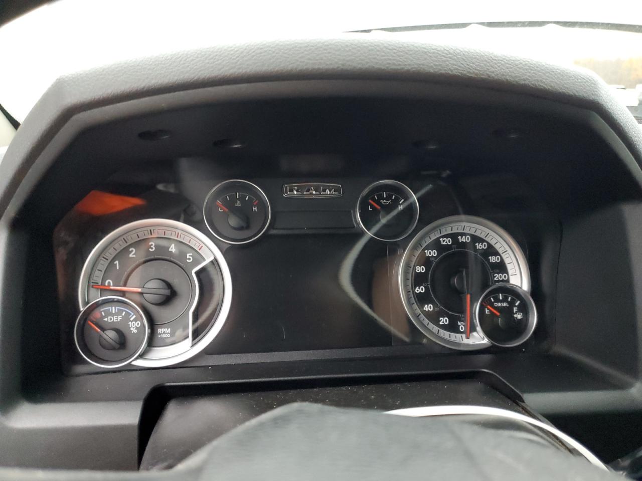 2015 RAM 3500 - Image 9