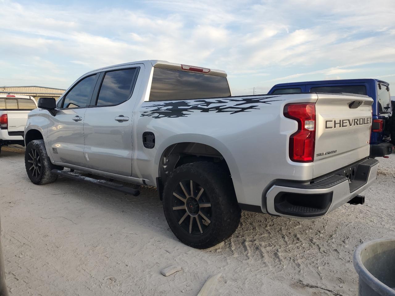 2020 Chevrolet Silverado - Image 2