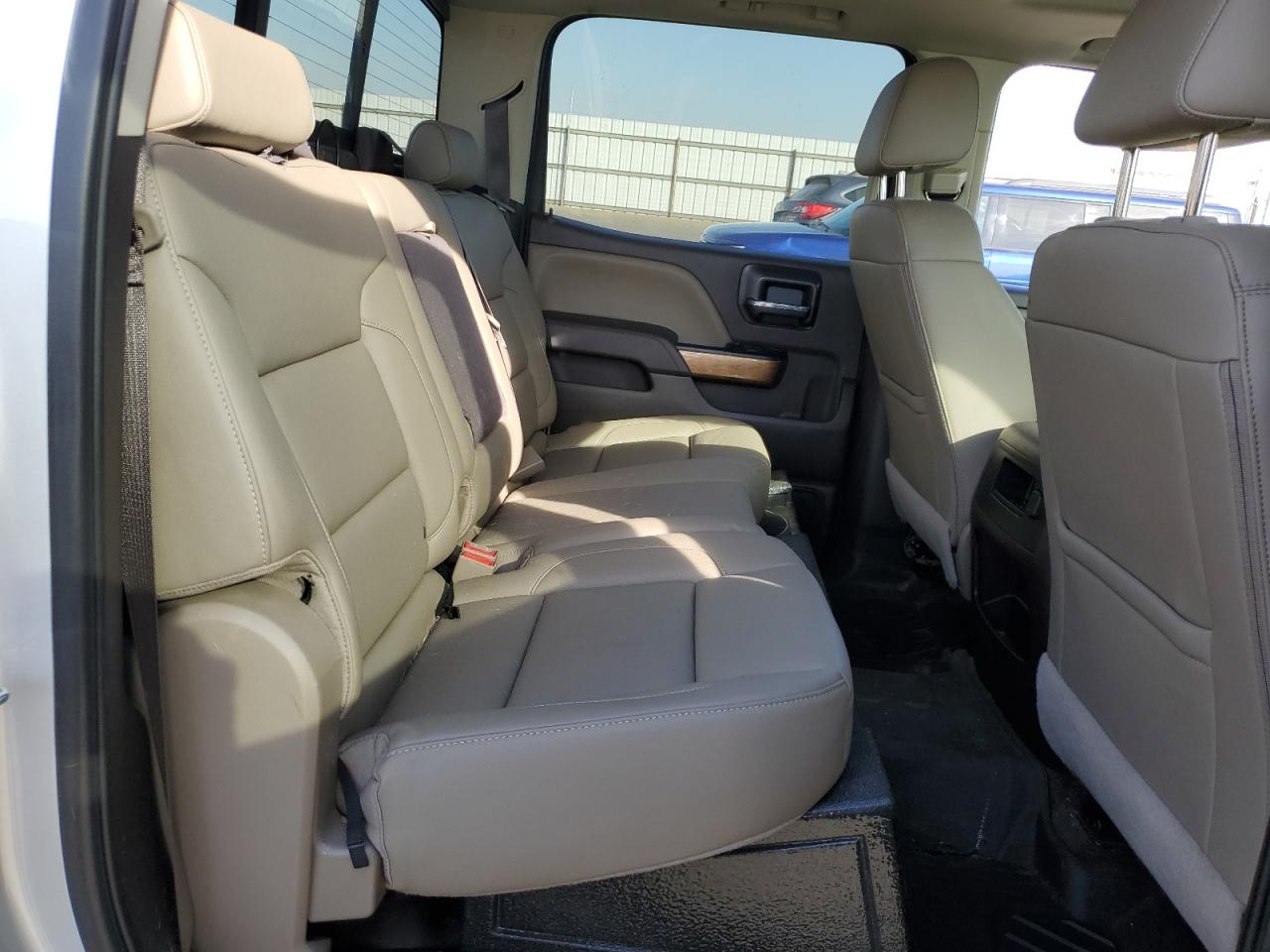 2018 Chevrolet Silverado - Image 10