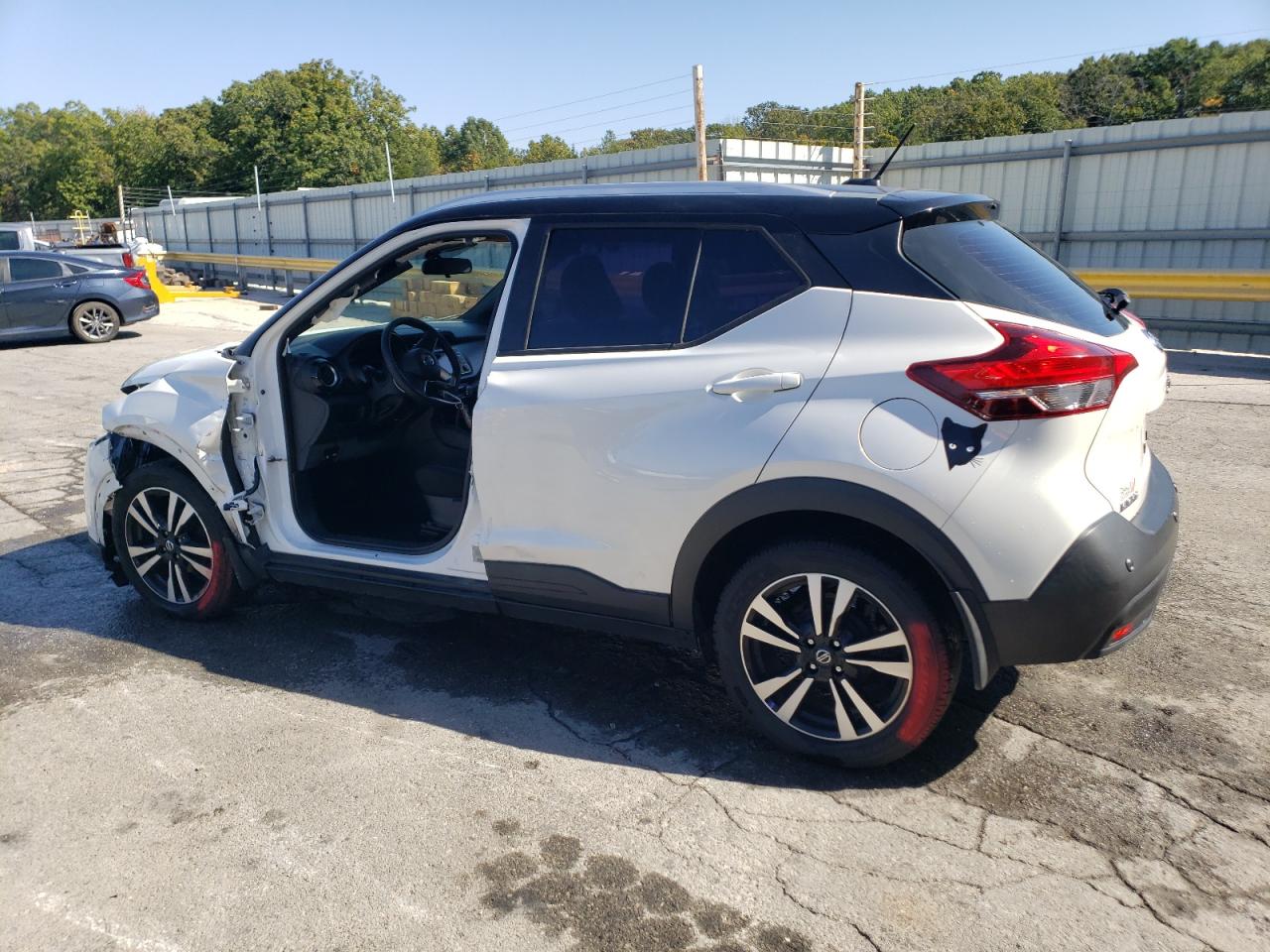 2020 Nissan Kicks - Image 2