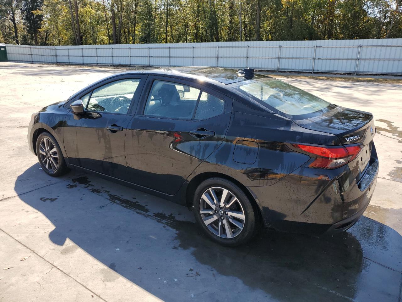 2021 Nissan Versa - Image 2