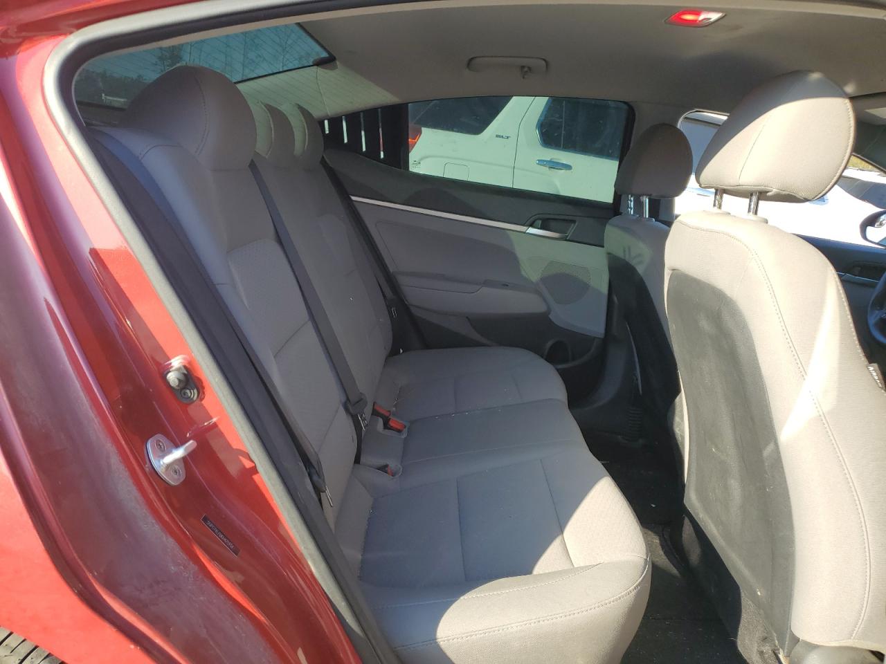 2019 Hyundai Elantra - Image 10