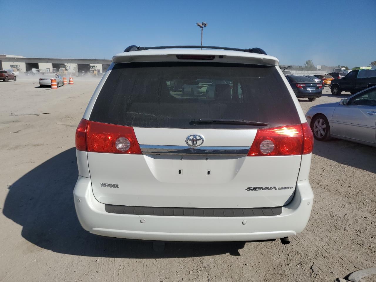 2010 Toyota Sienna Xle VIN: 5TDYK4CC1AS310537 Lot: 75366454