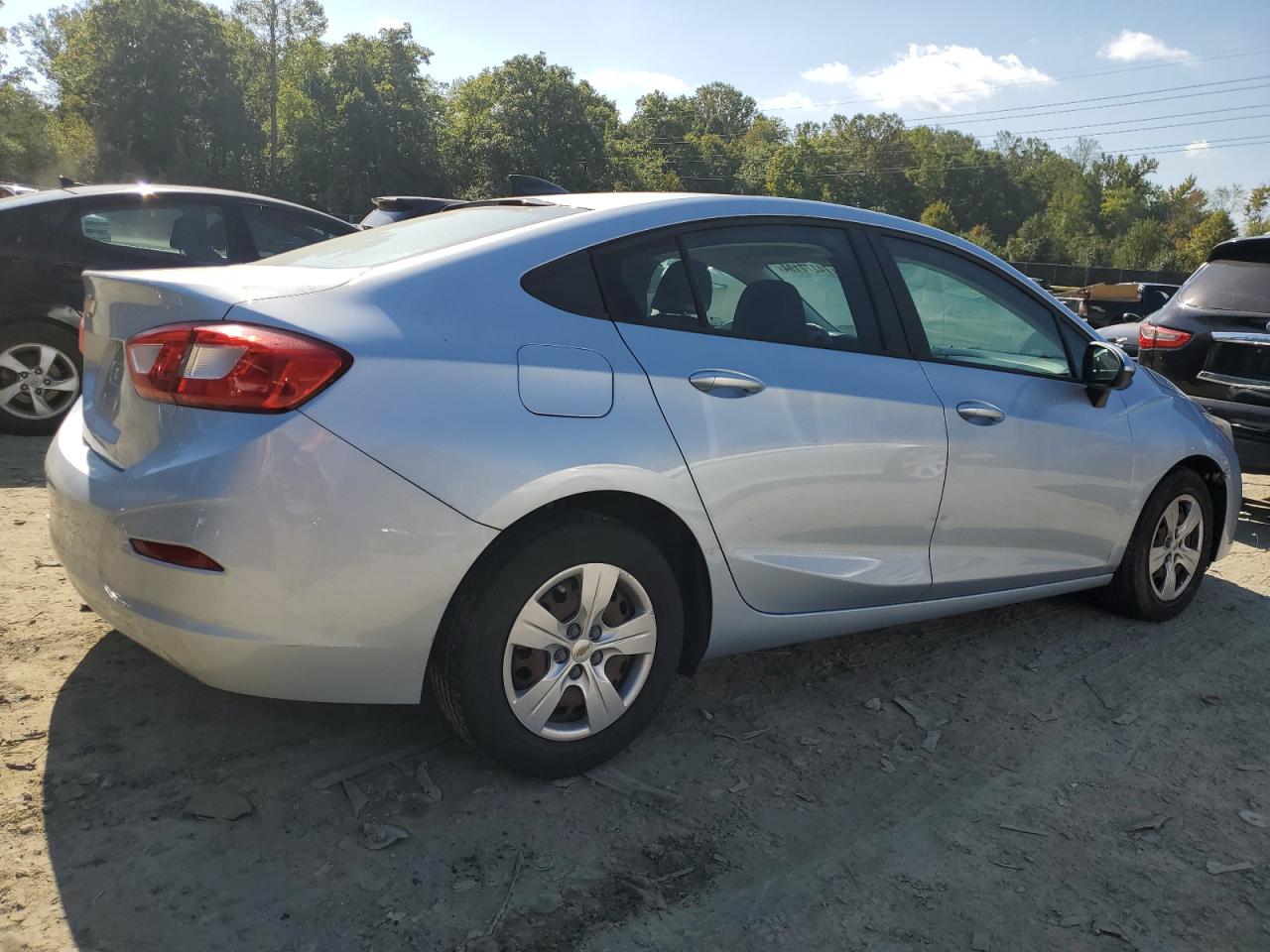 2018 Chevrolet Cruze - Image 3