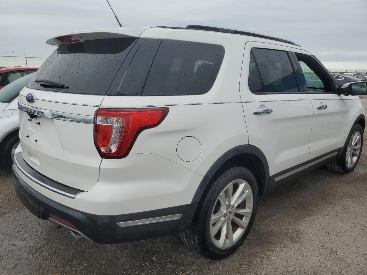 2019 Ford Explorer - Image 3