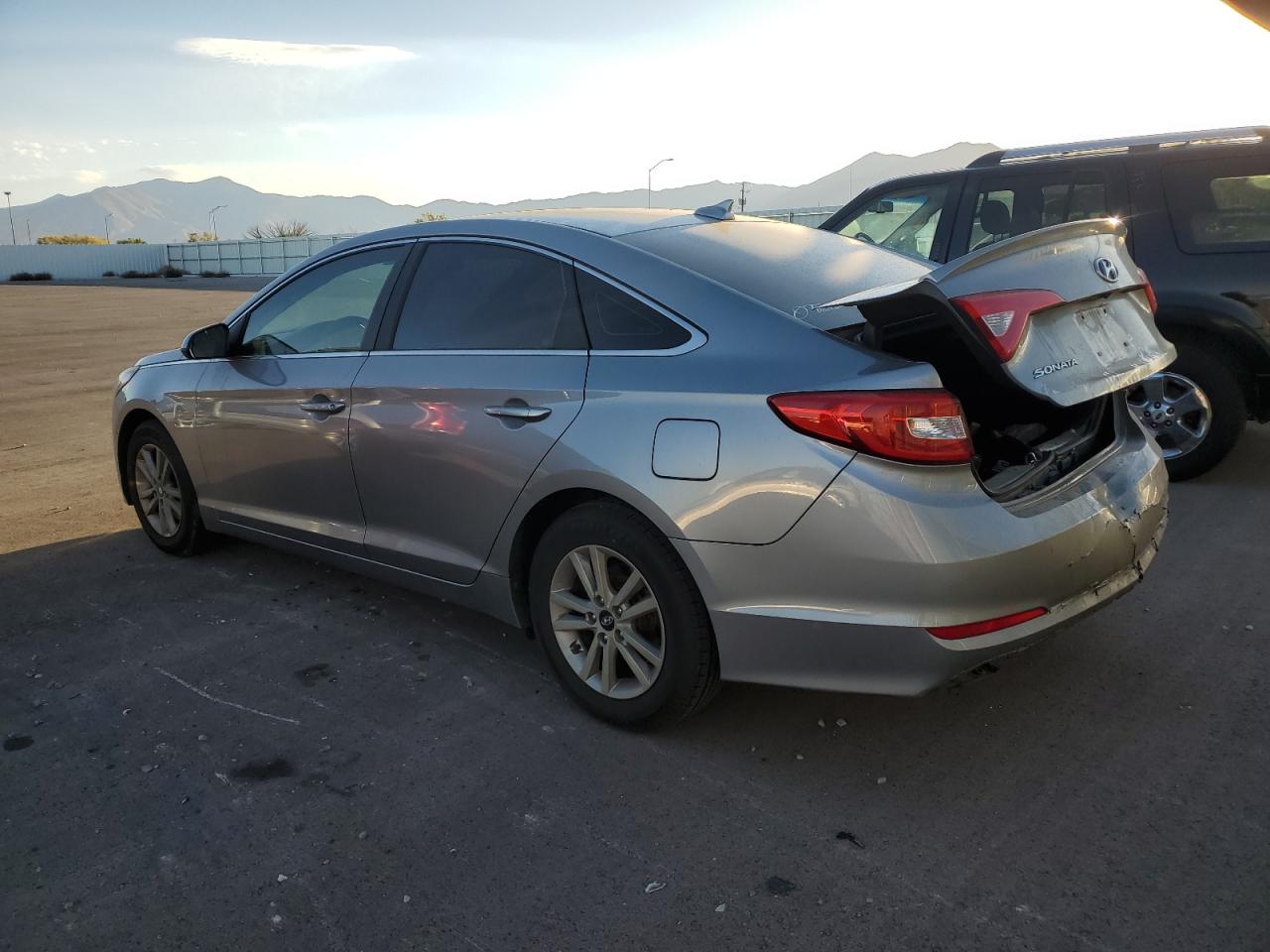 VIN 5NPE24AF5FH003787 2015 HYUNDAI SONATA no.2