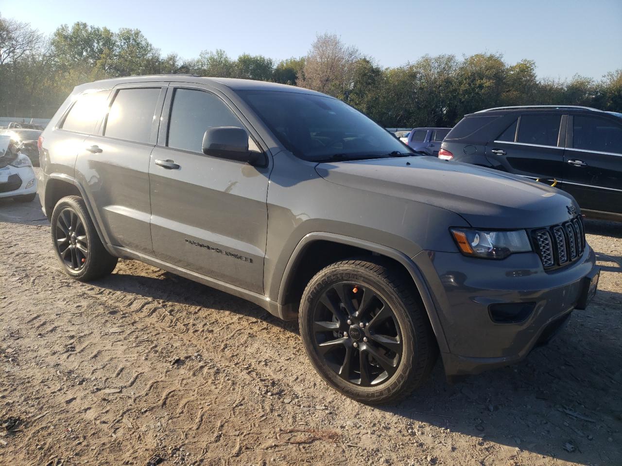 2019 Jeep Grand Cherokee - Image 4