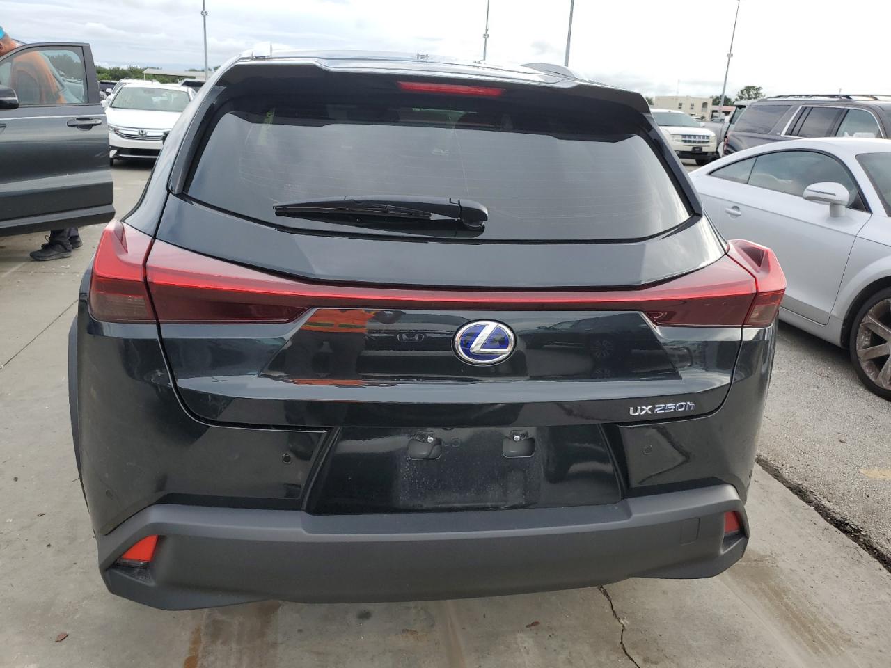 2022 Lexus UX - Image 6