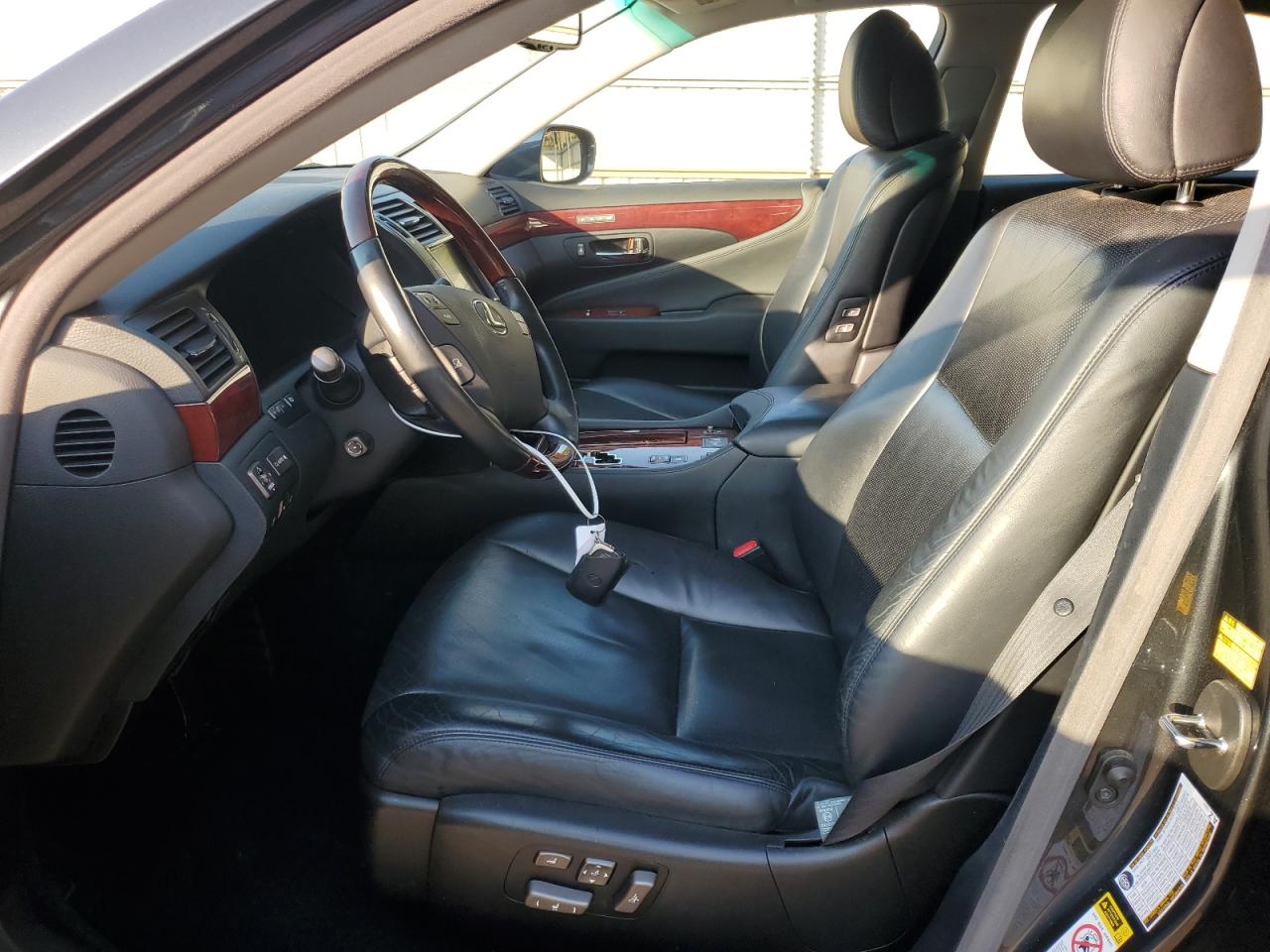 2009 Lexus LS - Image 7