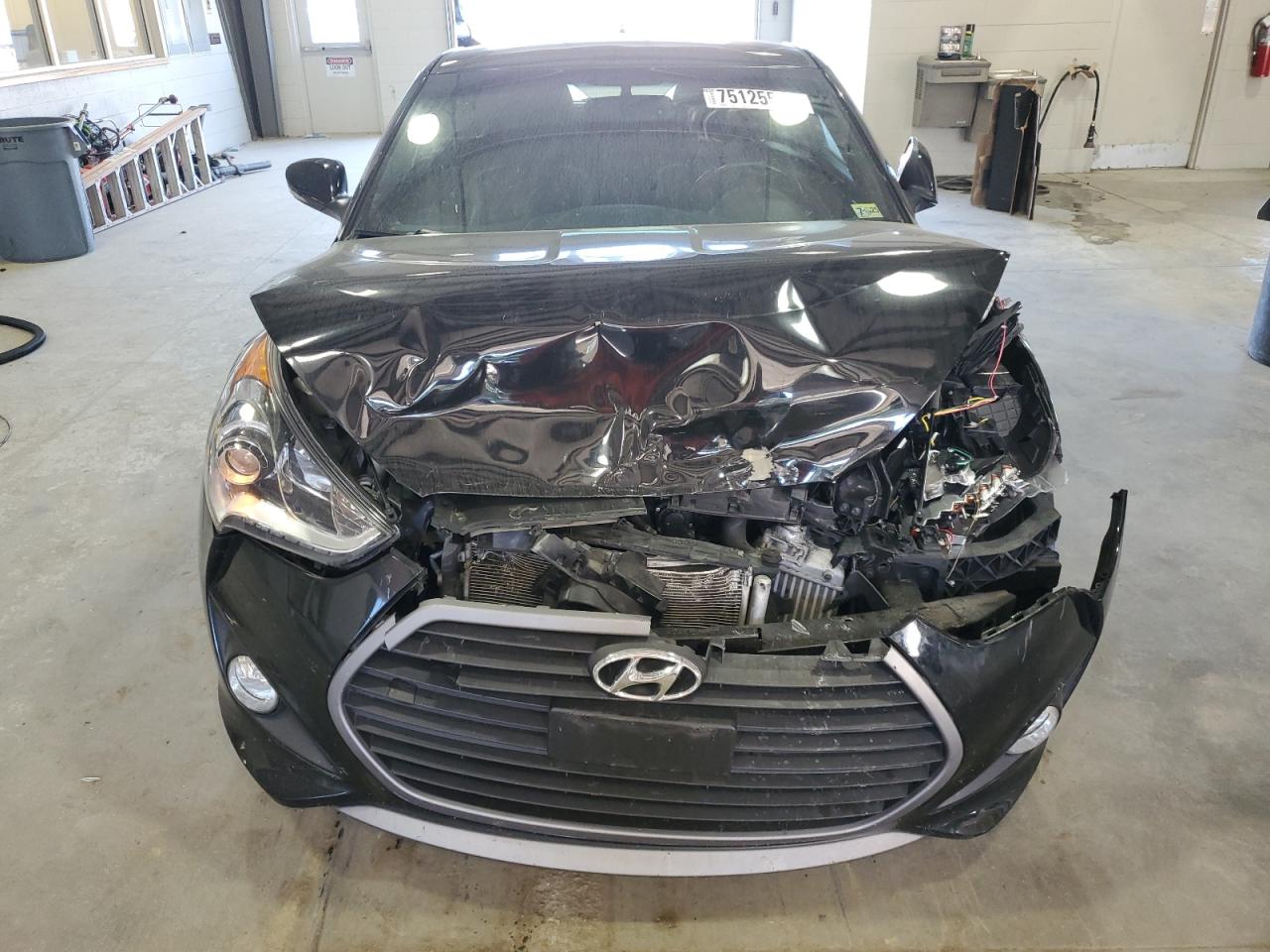 2016 Hyundai Veloster - Image 5