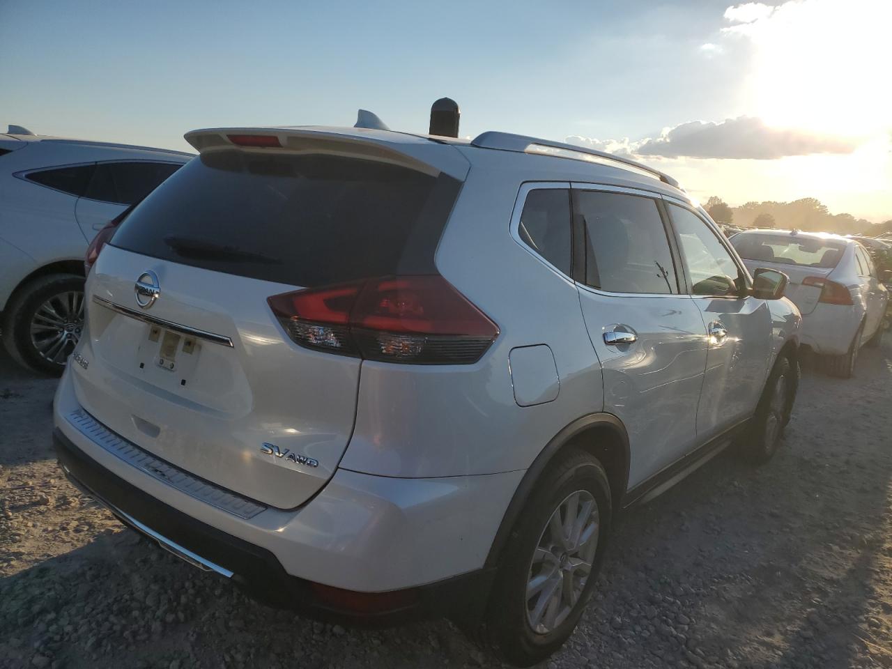 2018 Nissan Rogue - Image 3