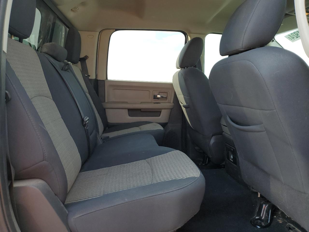 2011 Dodge RAM - Image 10