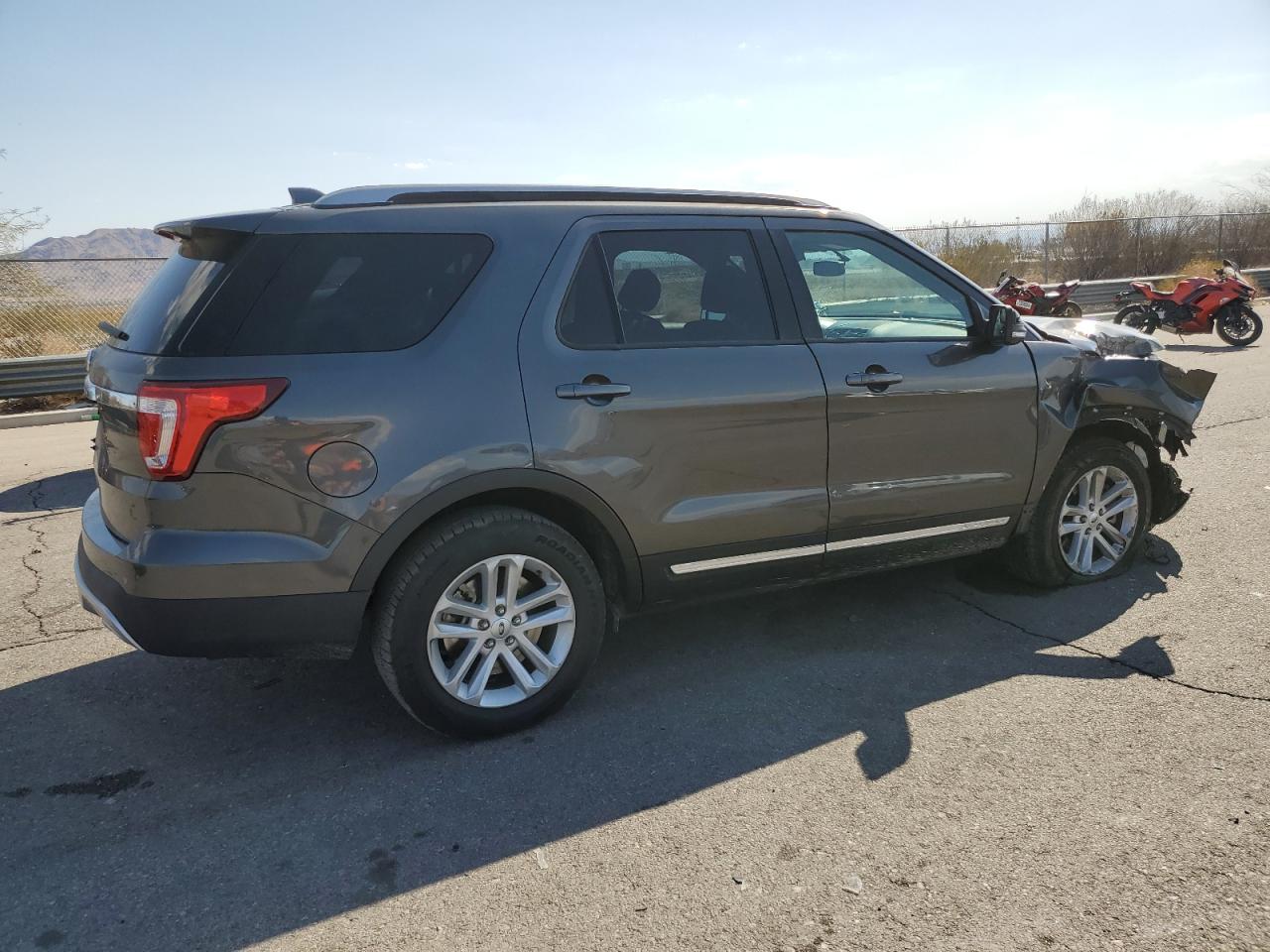 VIN 1FM5K7D82GGB06407 2016 FORD EXPLORER no.3