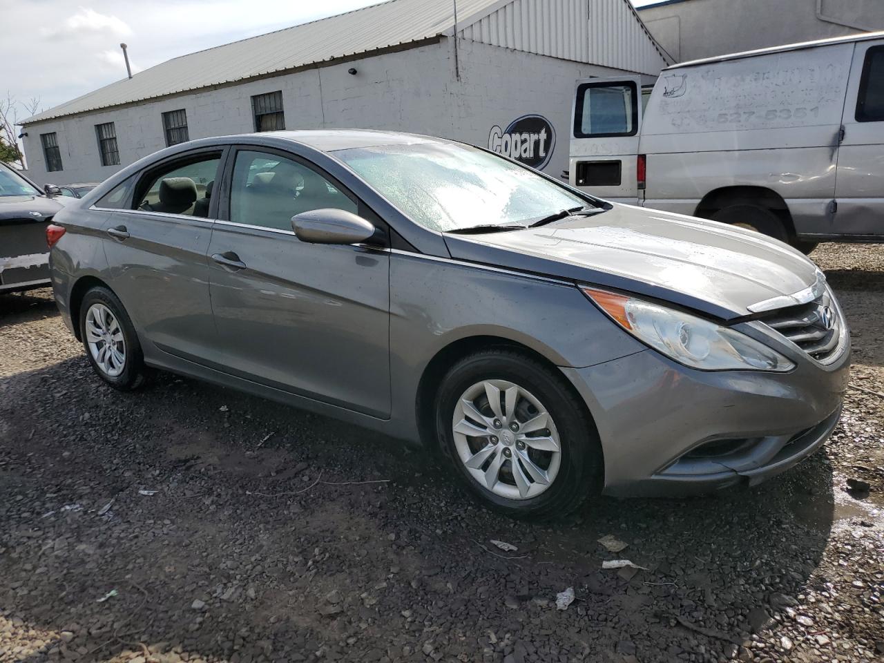 2011 Hyundai Sonata - Image 4