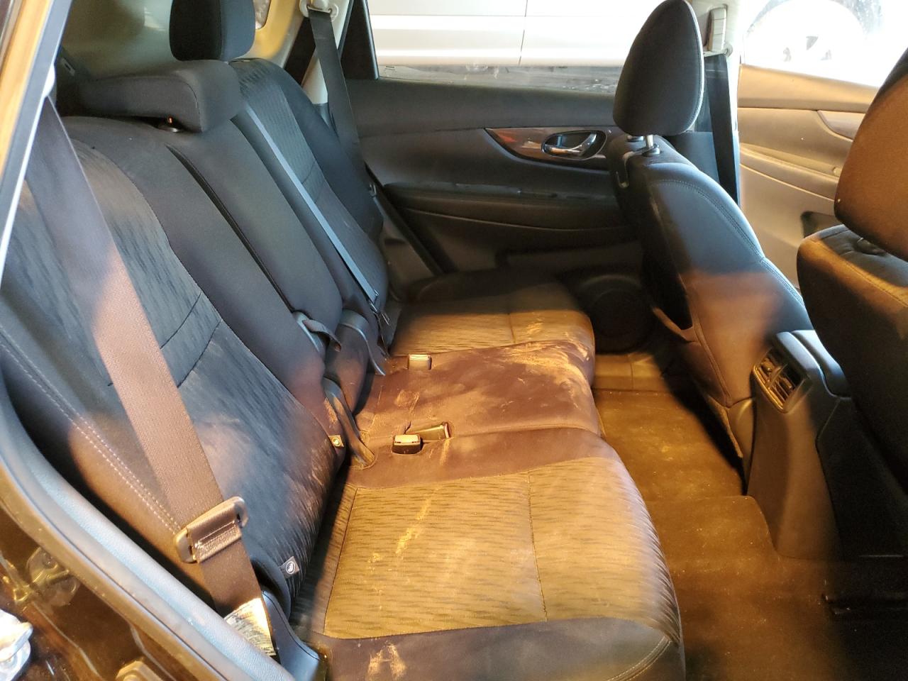 2018 Nissan Rogue - Image 11