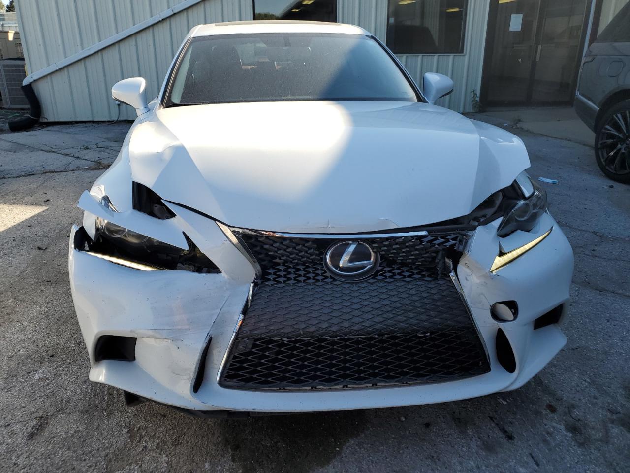 2015 Lexus IS - Image 5