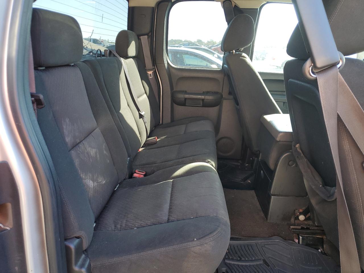 2011 Chevrolet Silverado - Image 10