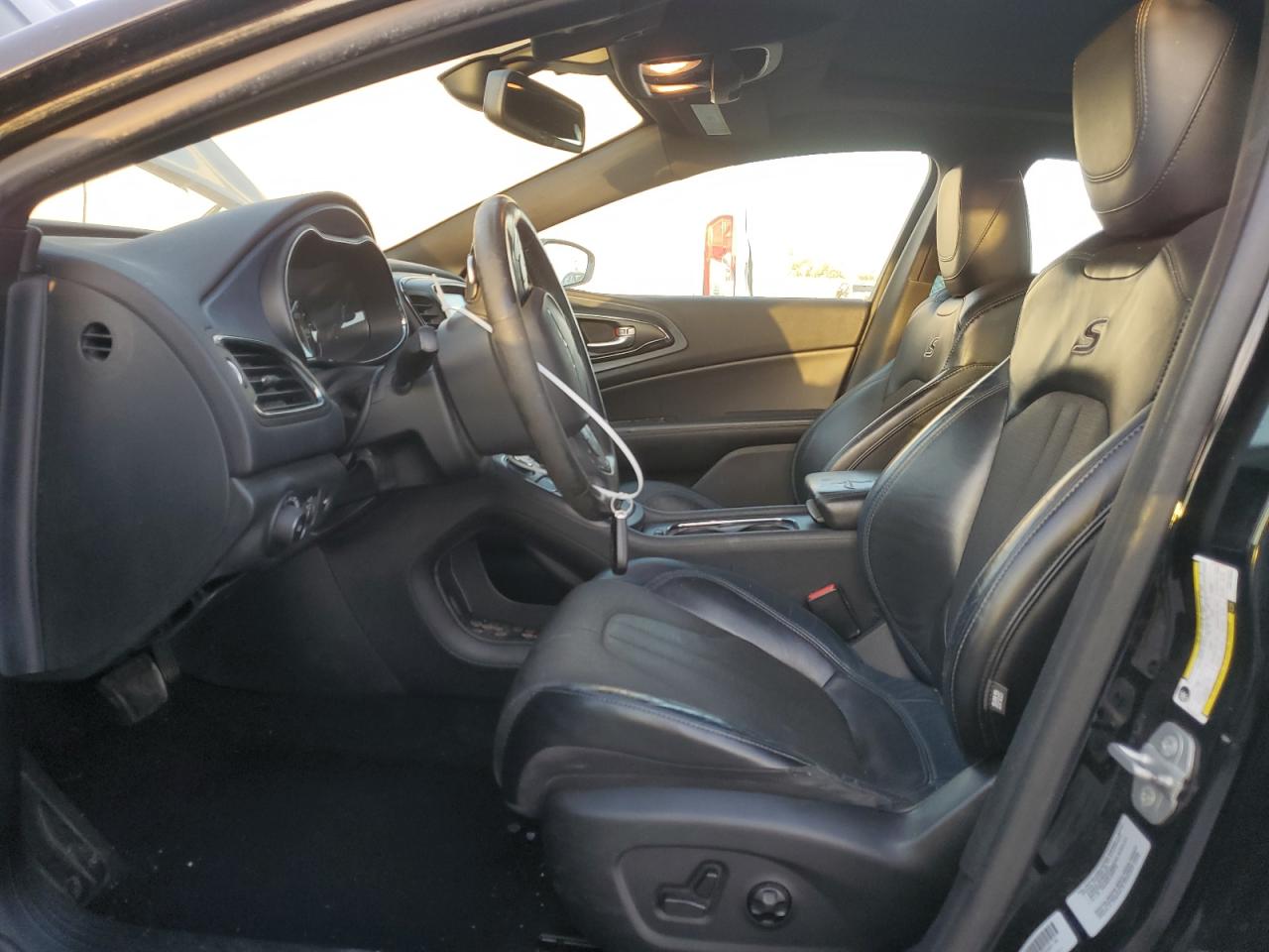 2015 Chrysler 200 - Image 7