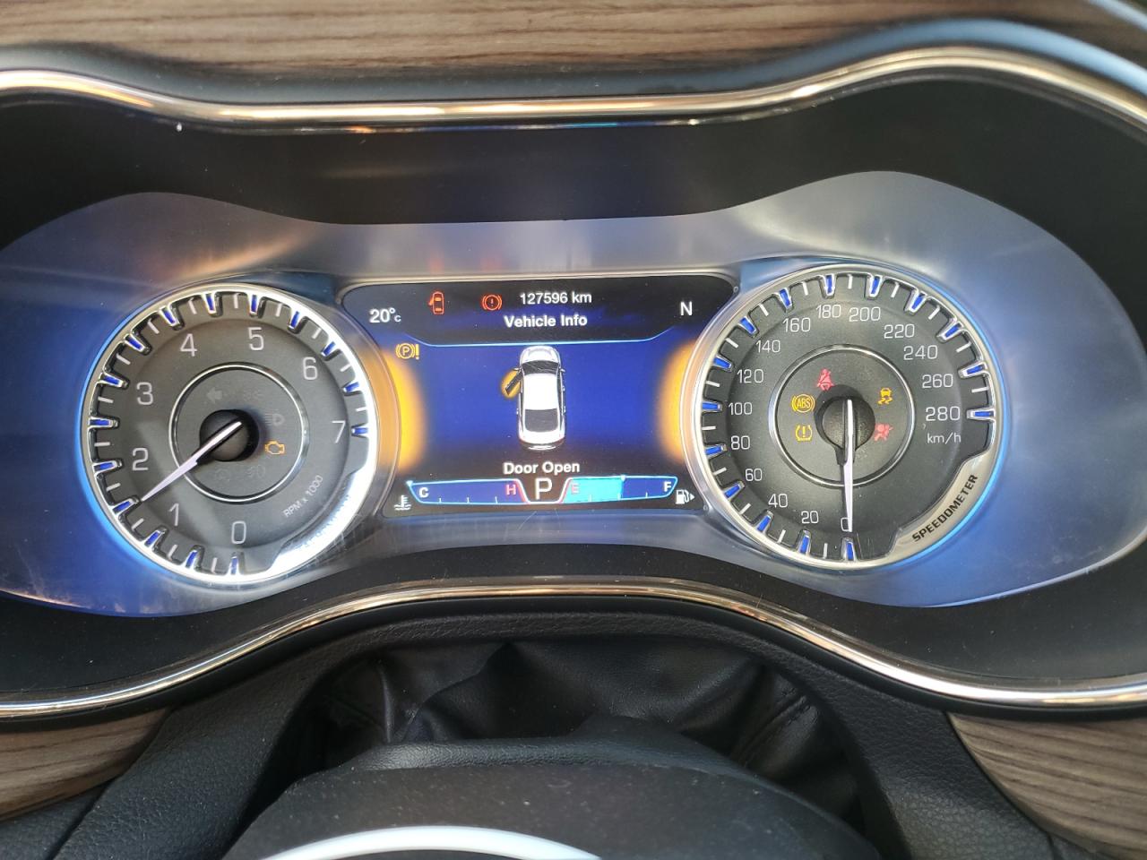 2015 Chrysler 200 C VIN: 1C3CCCCG7FN727960 Lot: 75710284