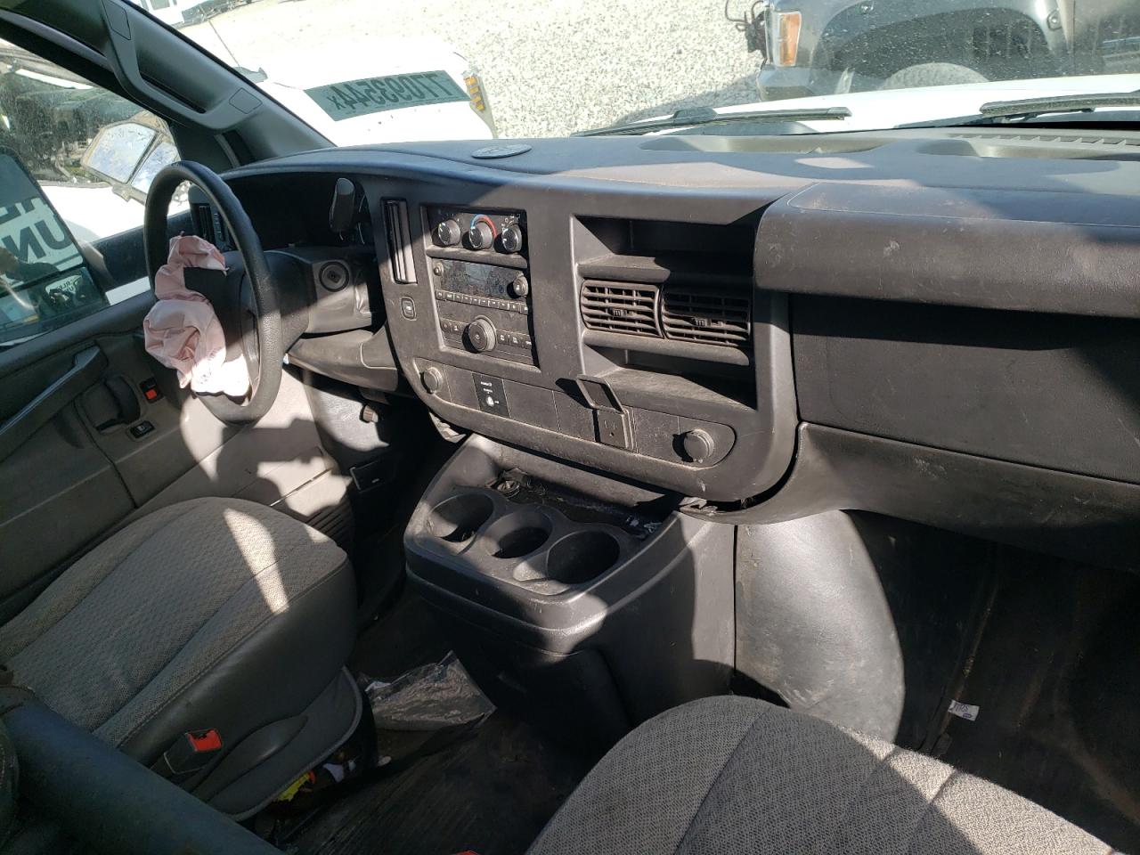 2017 Chevrolet Express - Image 8