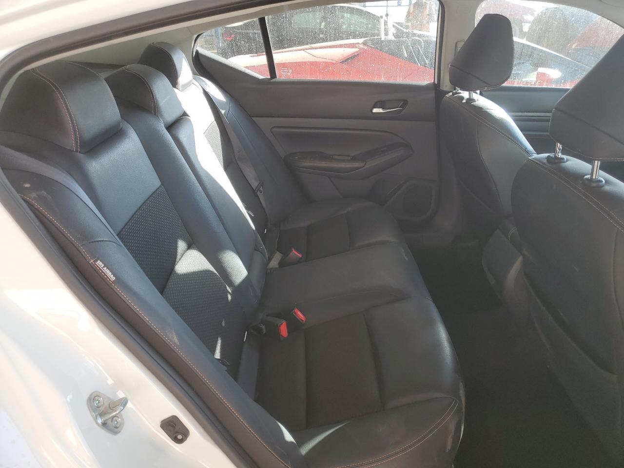 2021 Nissan Altima - Image 10