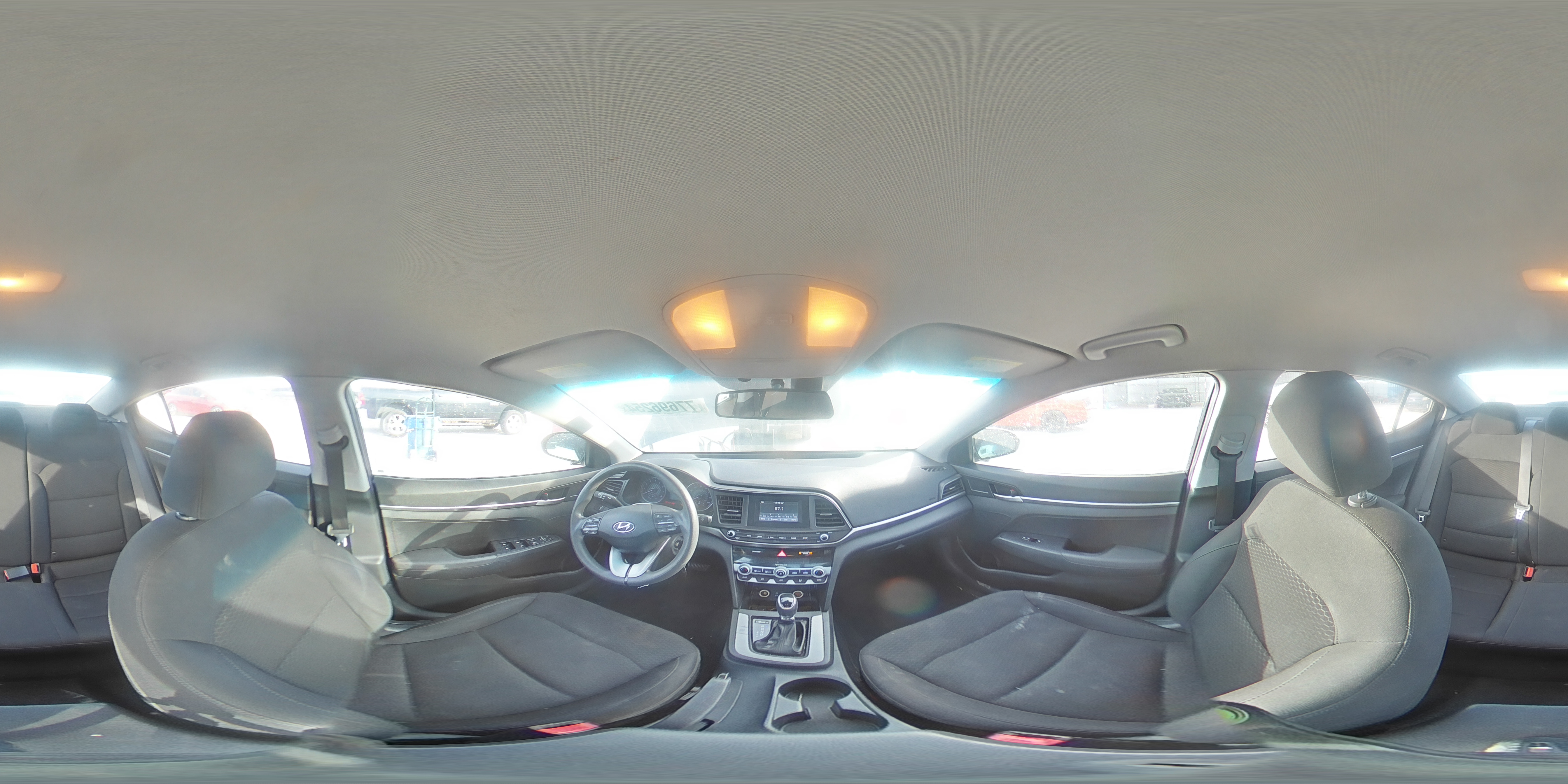 2020 Hyundai Elantra - Image 12