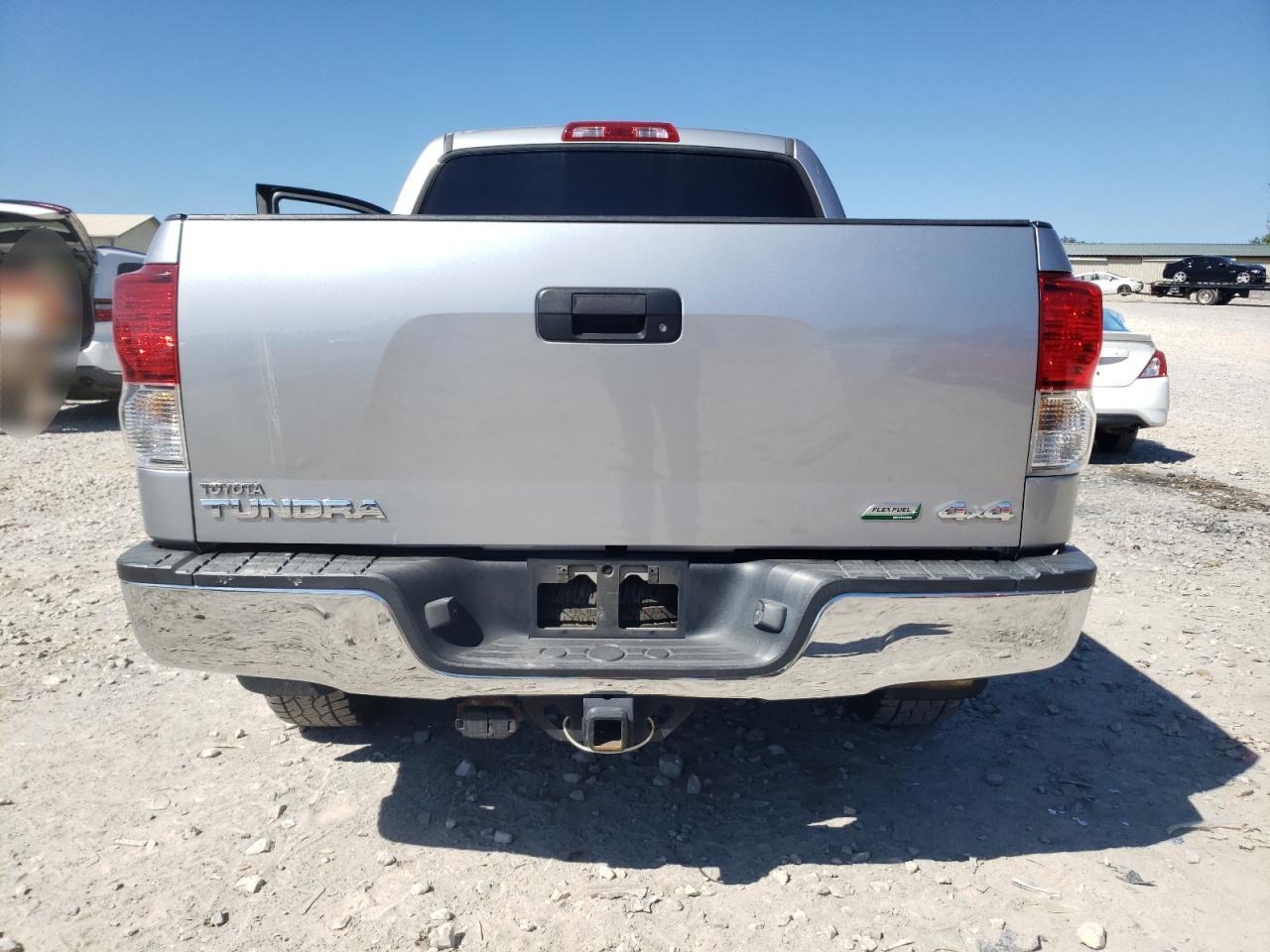 5TFDW5F11BX187983 2011 Toyota Tundra Crewmax Sr5