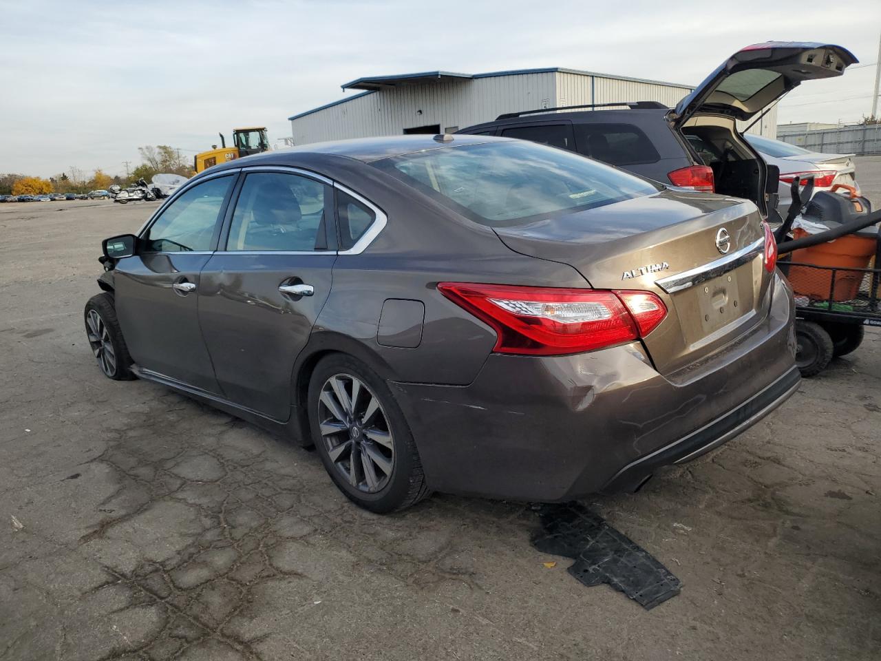 2017 Nissan Altima - Image 2