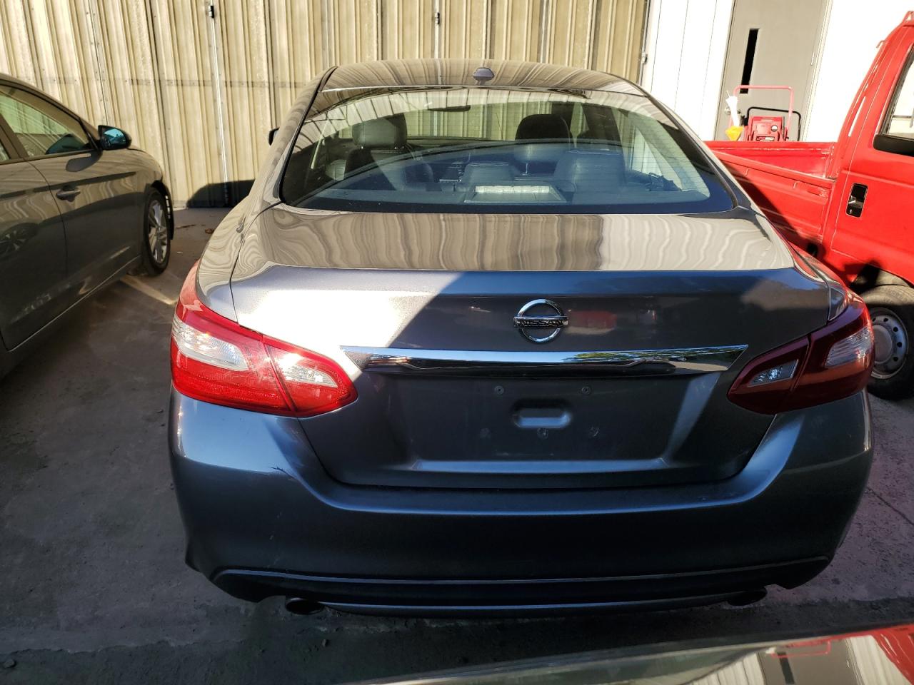 1N4AL3AP5JC195771 2018 Nissan Altima 2.5